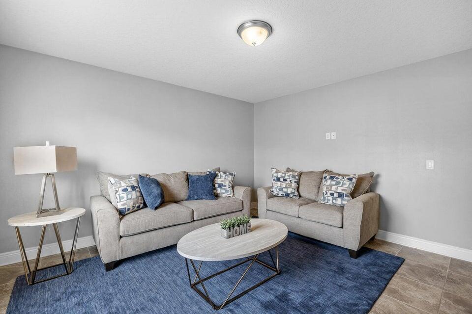 DUGGAN POND ESTATES - Residential Lease