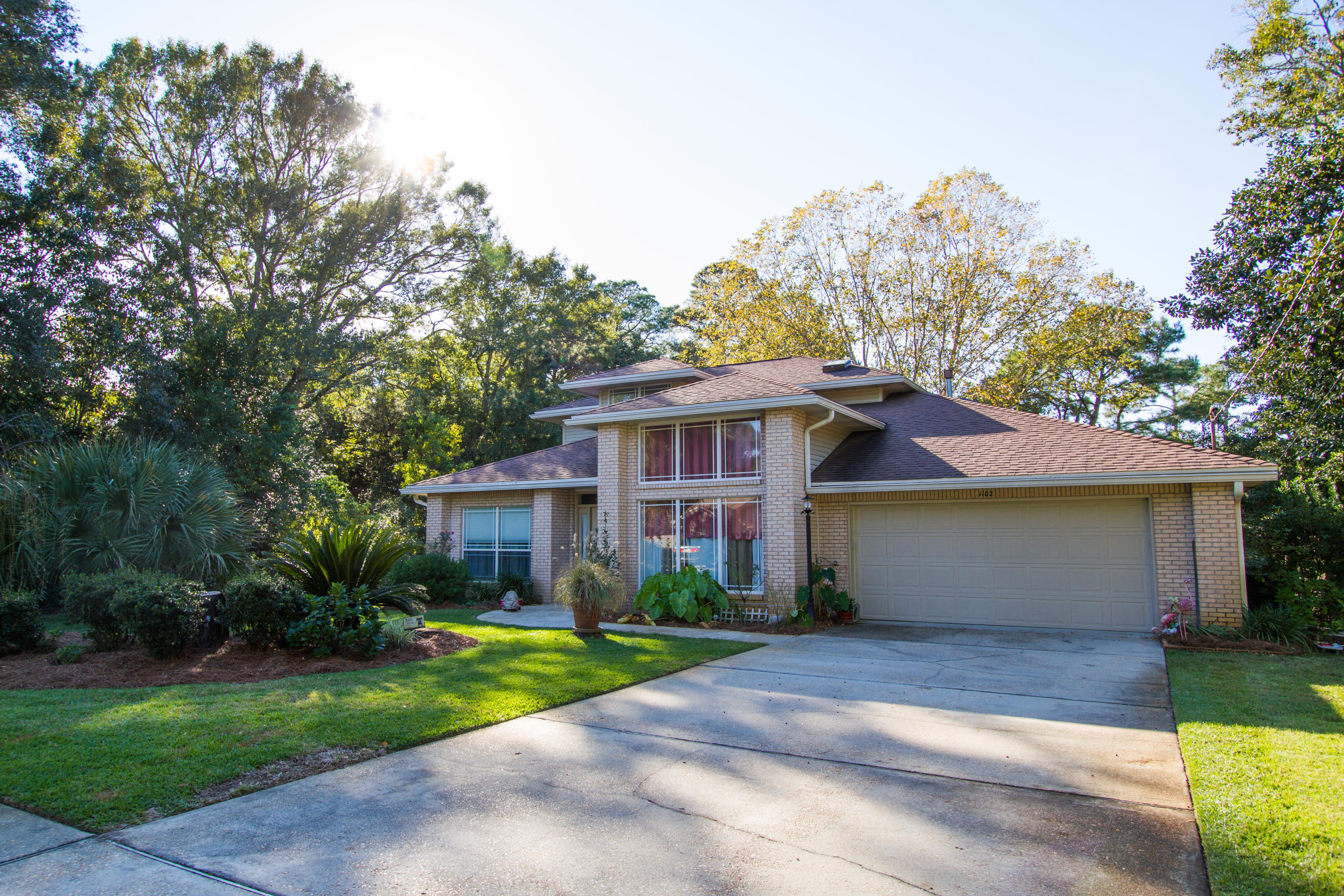 PINEWOOD ESTATES - Residential