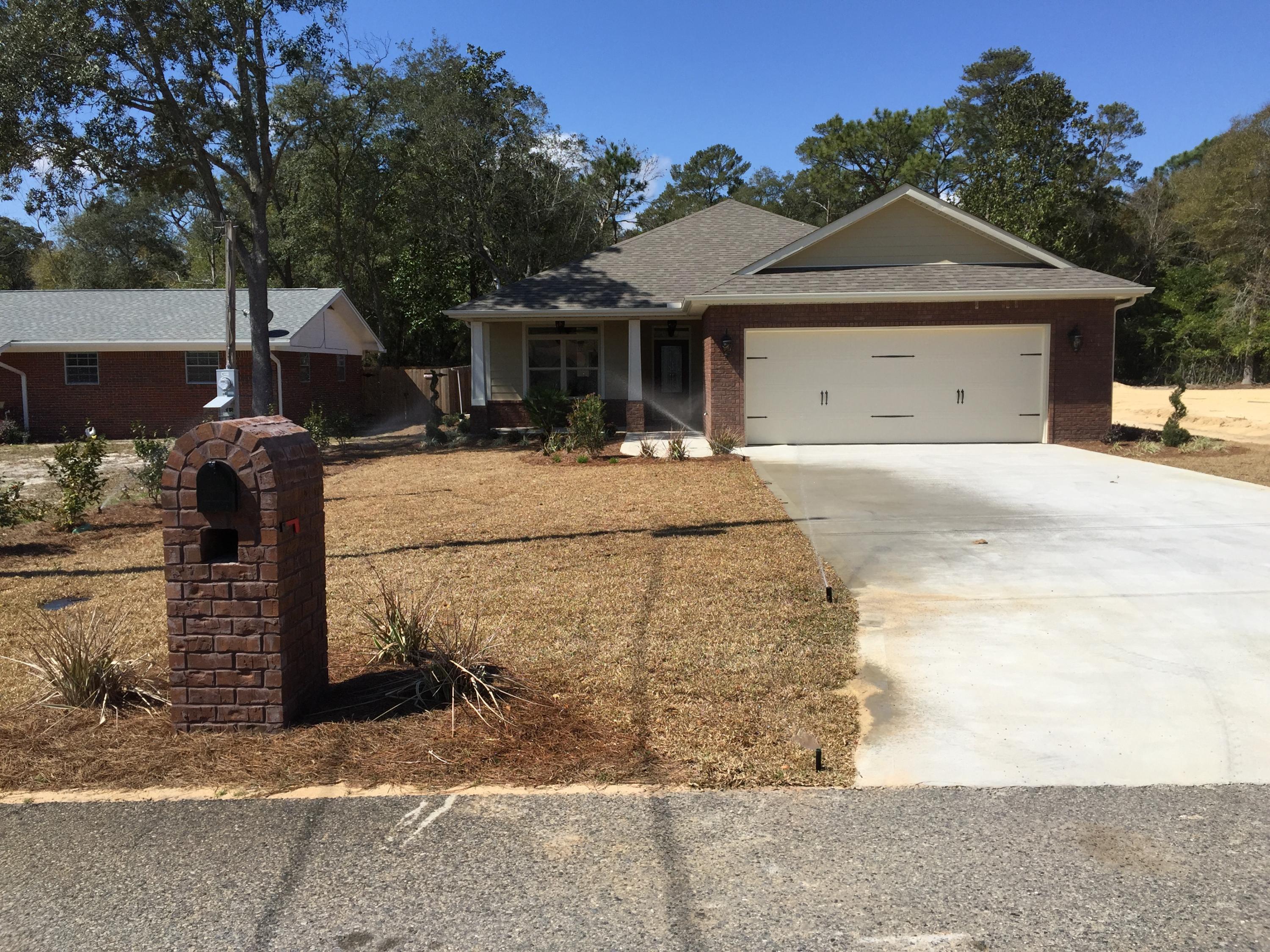 ANOTHER BEAUTIFUL EXECUTIVE HOME BY WYATT BUILDERS. GREAT LOCATION CLOSE TO EGLIN AND HURLBURT AFB. GRANITE COUNTER TOPS IN KITCHEN, ALL 3 BATHS CULTURED MARBLE SEPARATE SHOWER IN MASTER. STAINLESS STEEL APPLIANCES. TREYED CEILINGS IN GREAT ROOM AND MASTER BED ROOM ROPE LIGHTING IN TREYS. OVER SIZED GARAGE.