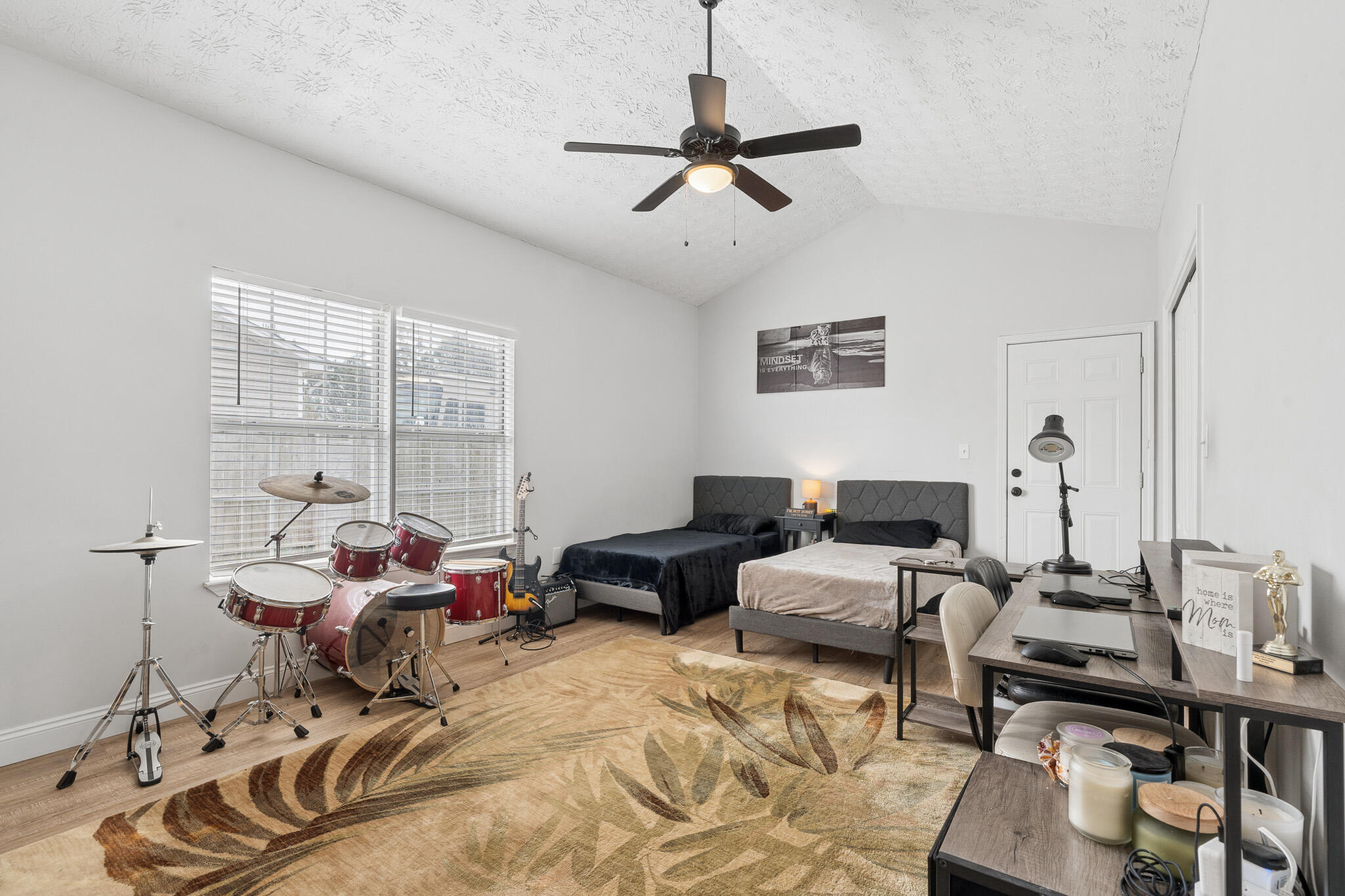 BRANDON OAKS 2ND ADD - Residential