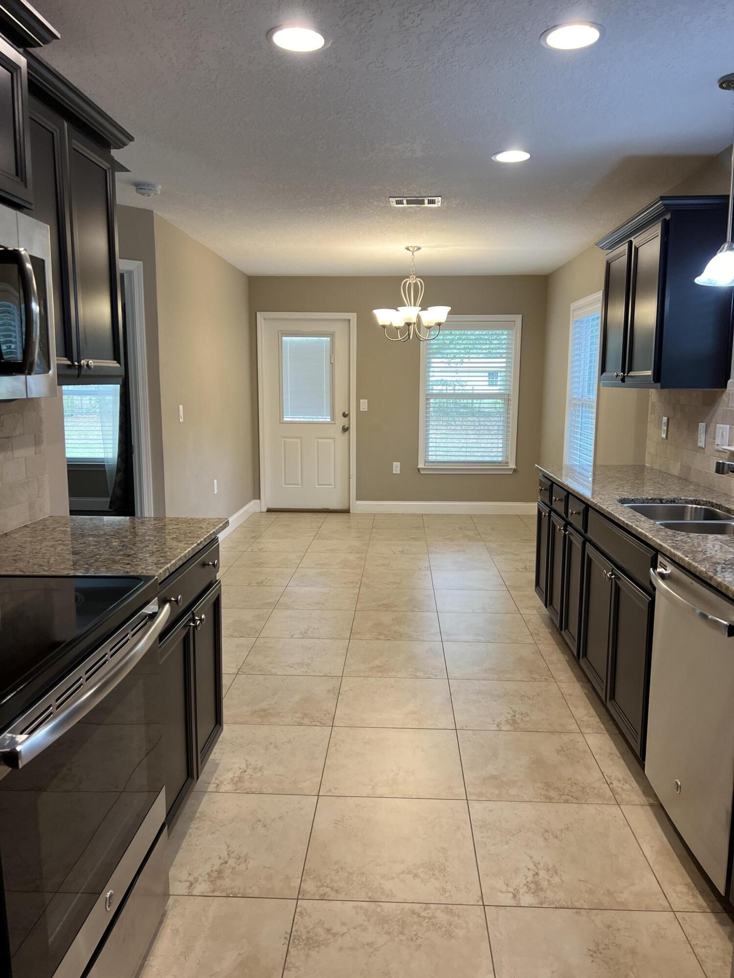 CRESTVIEW - Residential Lease