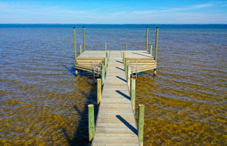 SECLUSION BAY - Land