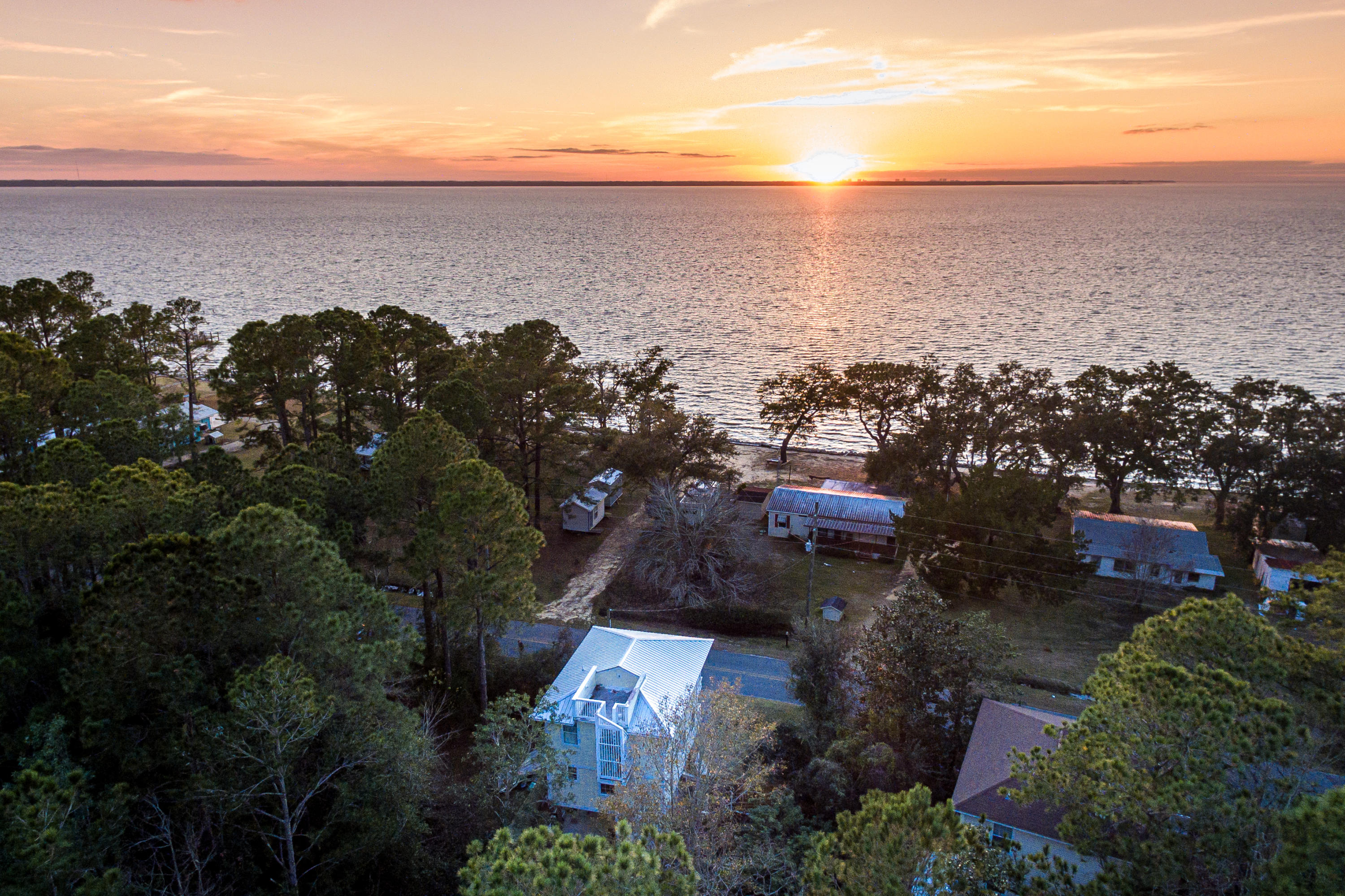 BAY GROVE - Residential