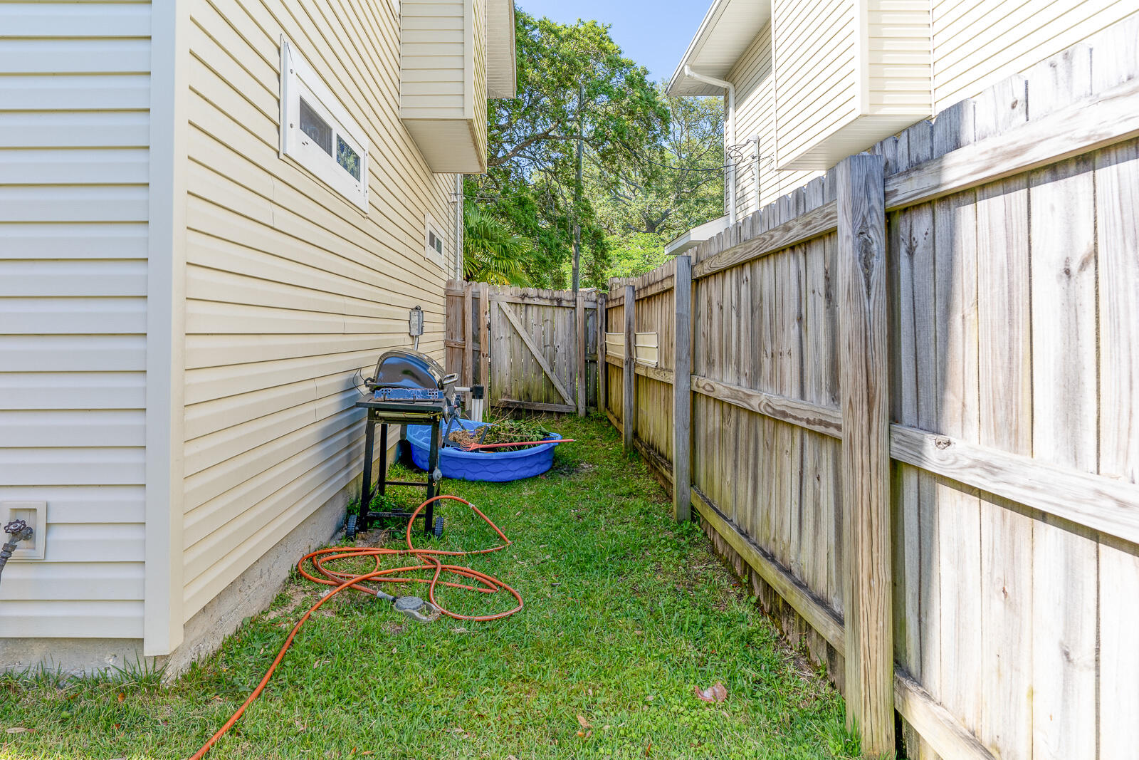 TANAGER OAKS - Residential