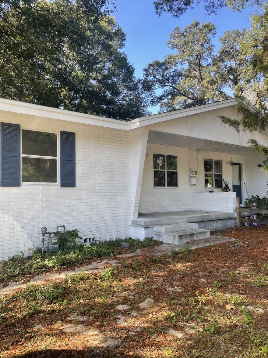 This is a 2 bedroom and 1 bath duplex with new floors, updated bathroom, large yard.  Within walking distance to coffee shop, restaurants, retail and grocery stores.  
No Pets
Owner is the listing agent that is licensed with ERA American Real Estate. 
Upon executed lease, first and last months rent plus security deposit will be collected.