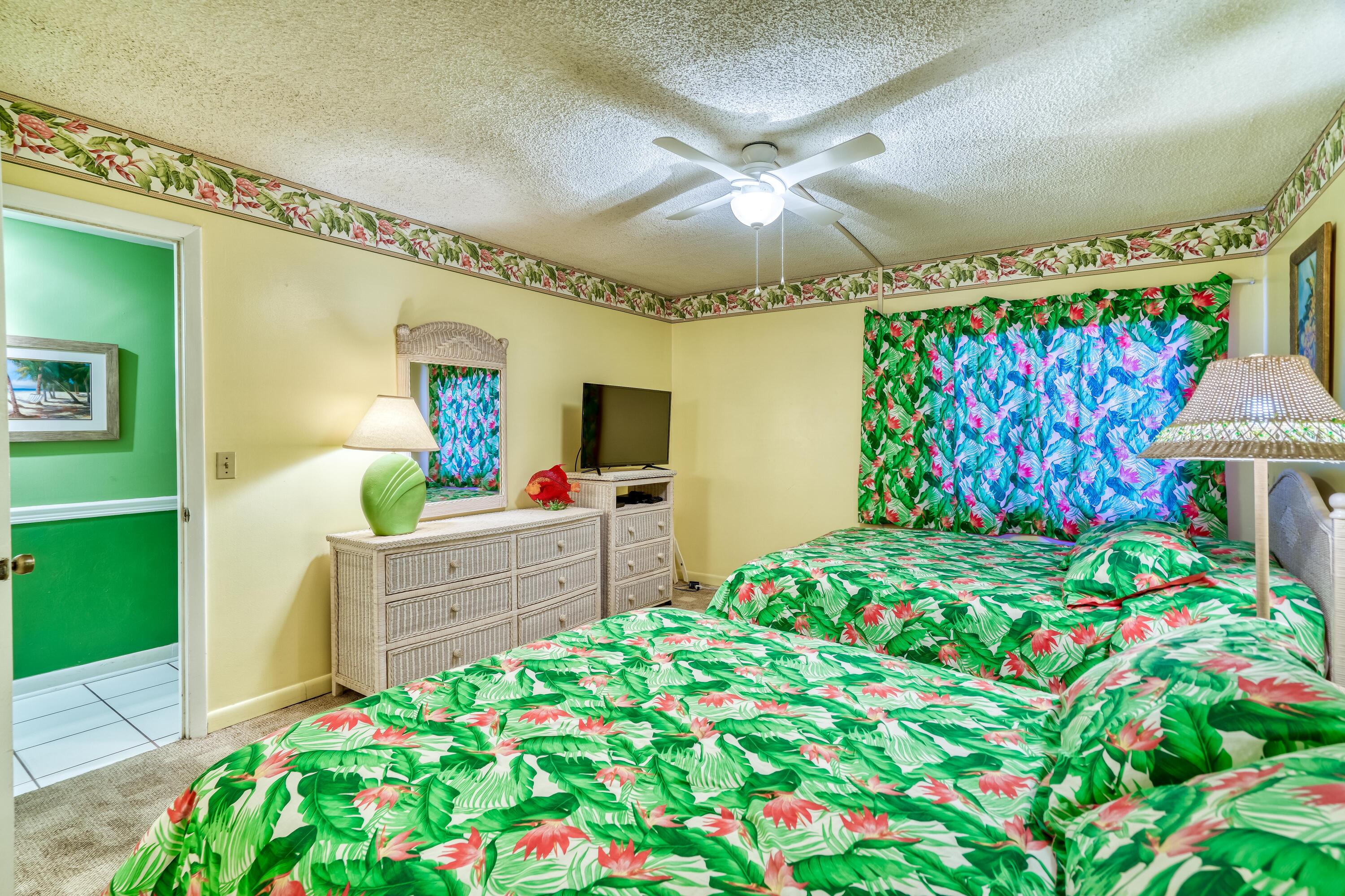 MARINER WEST CONDO - Residential