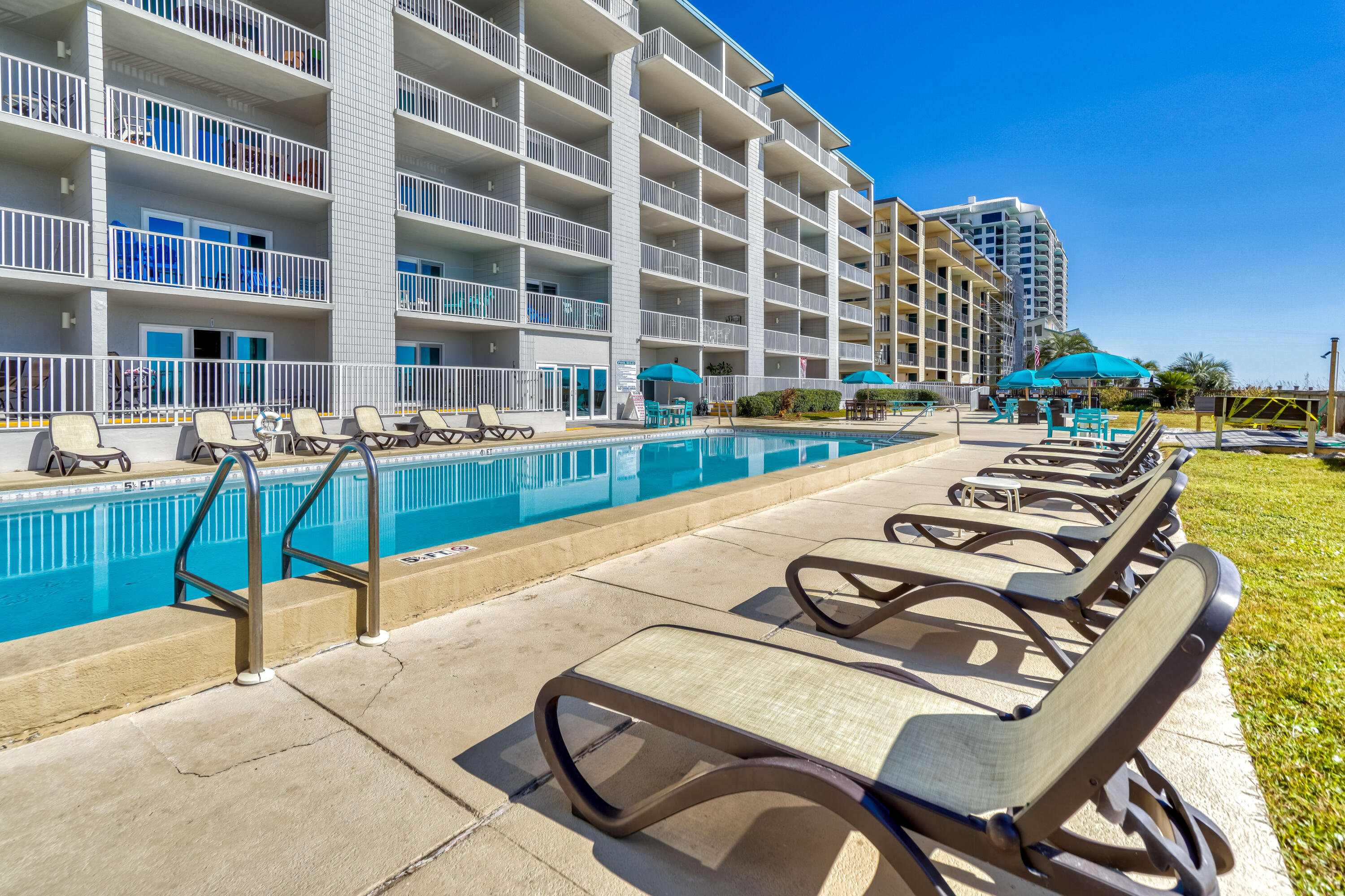 MARINER WEST CONDO - Residential