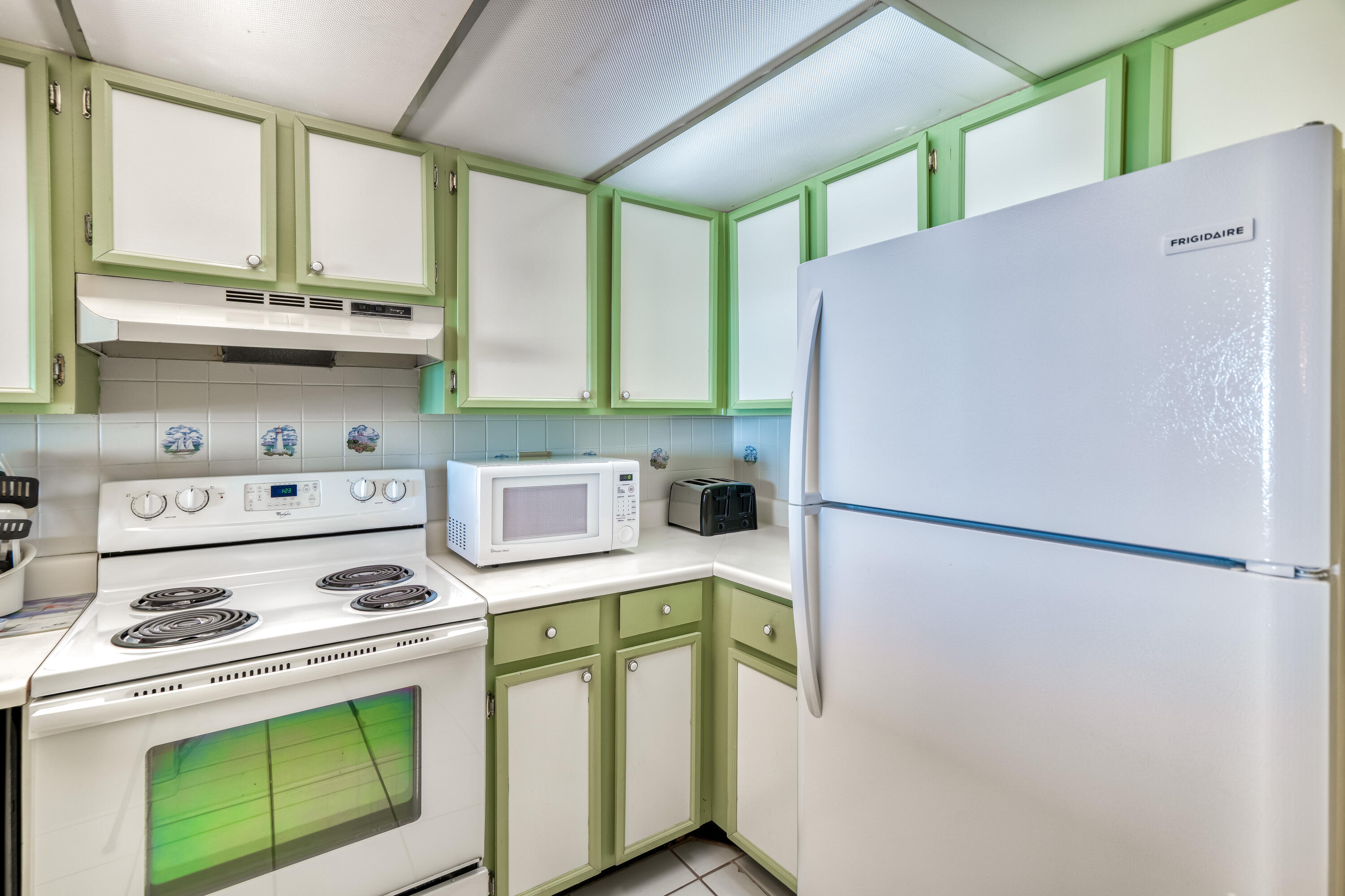 MARINER WEST CONDO - Residential