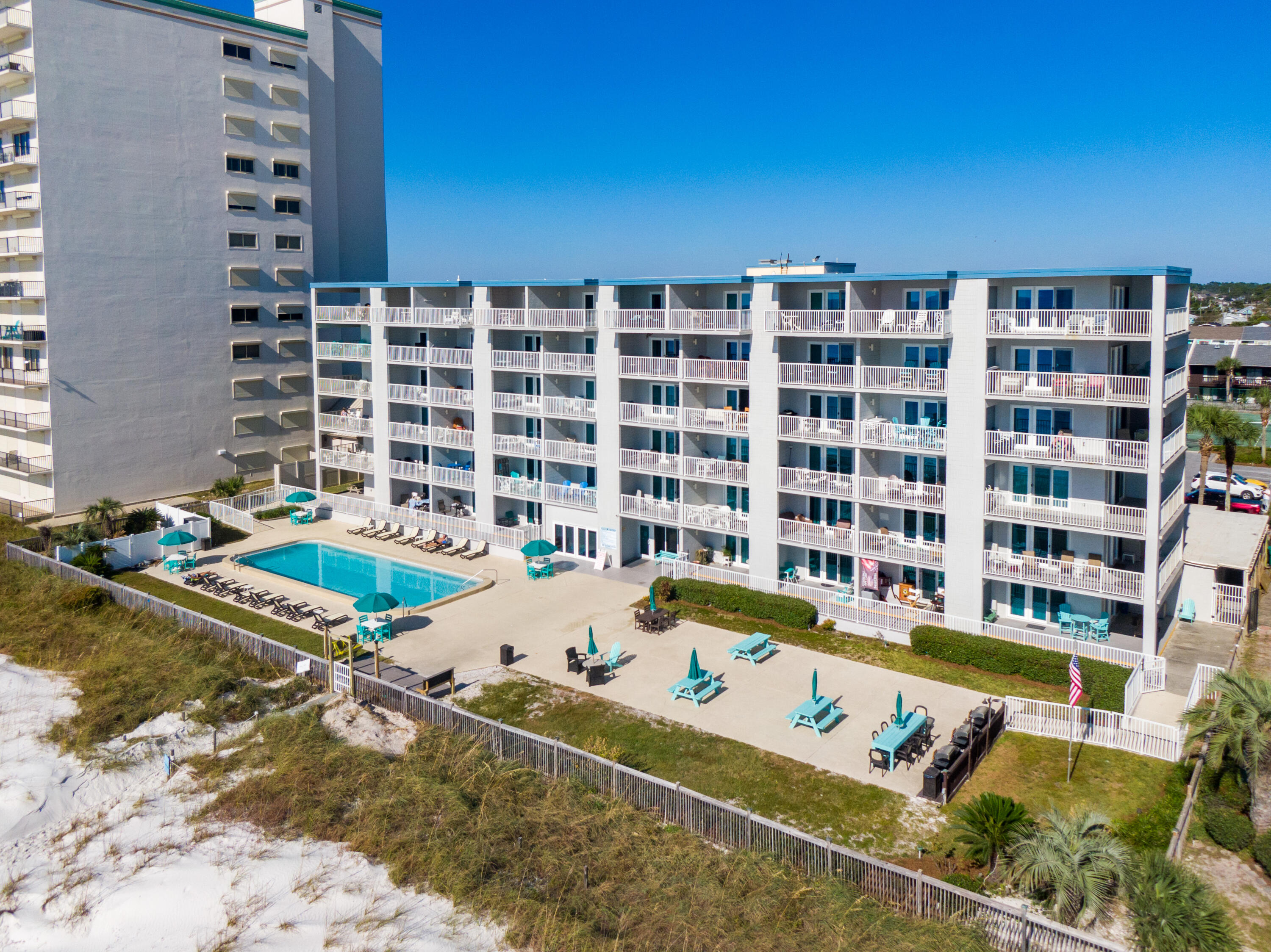 MARINER WEST CONDO - Residential