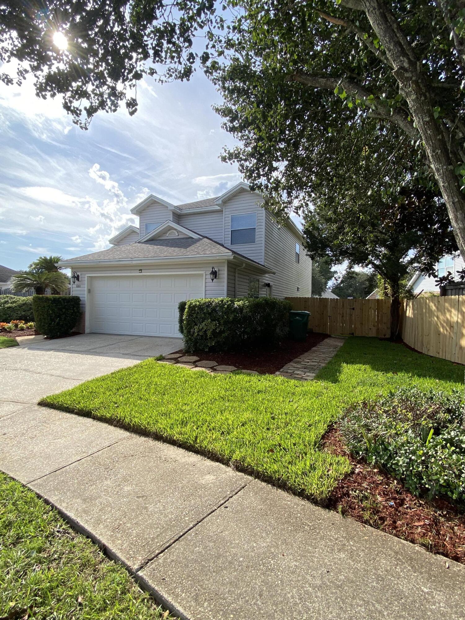 SHALIMAR COMMONS - Residential