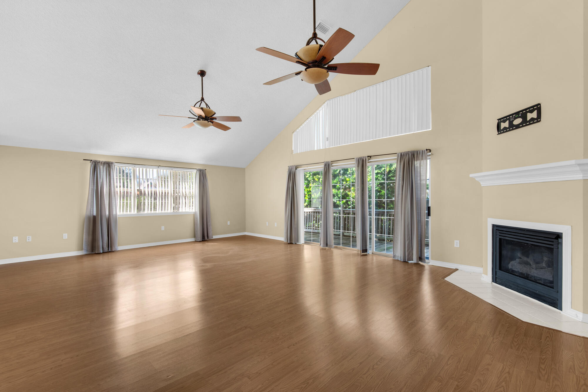 SHALIMAR COMMONS - Residential