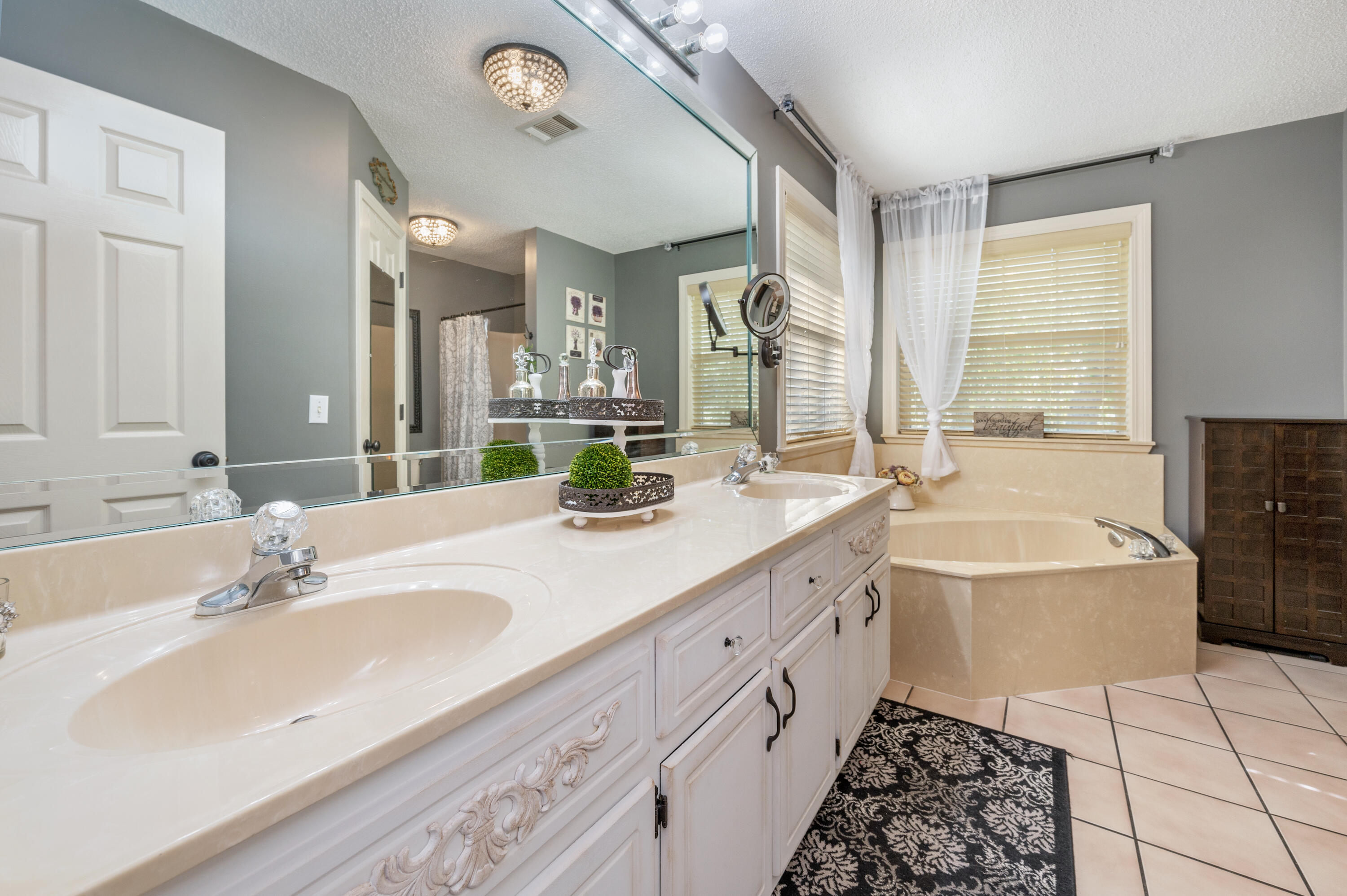 HUNTER WOODS - Residential