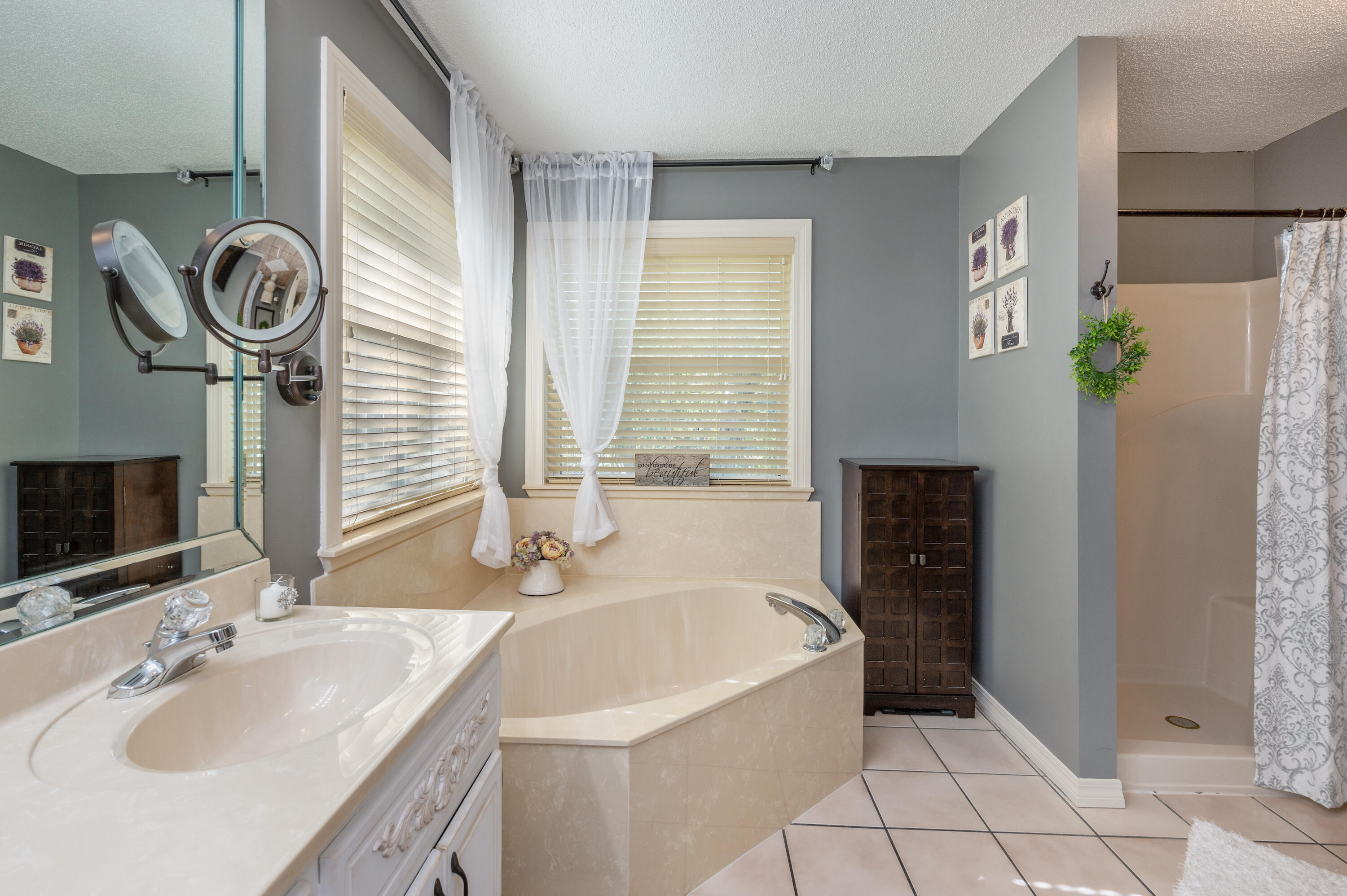 HUNTER WOODS - Residential