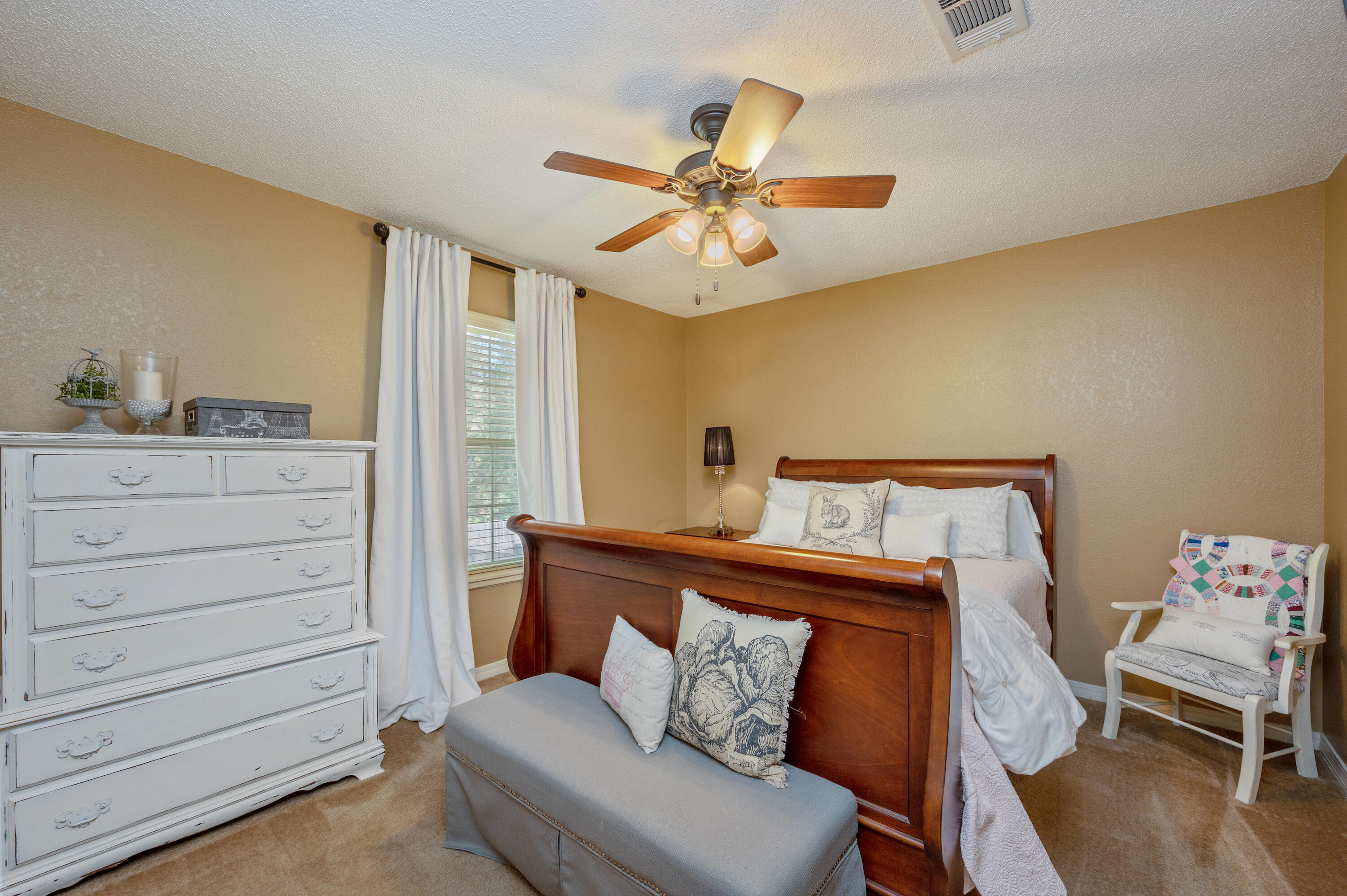 HUNTER WOODS - Residential