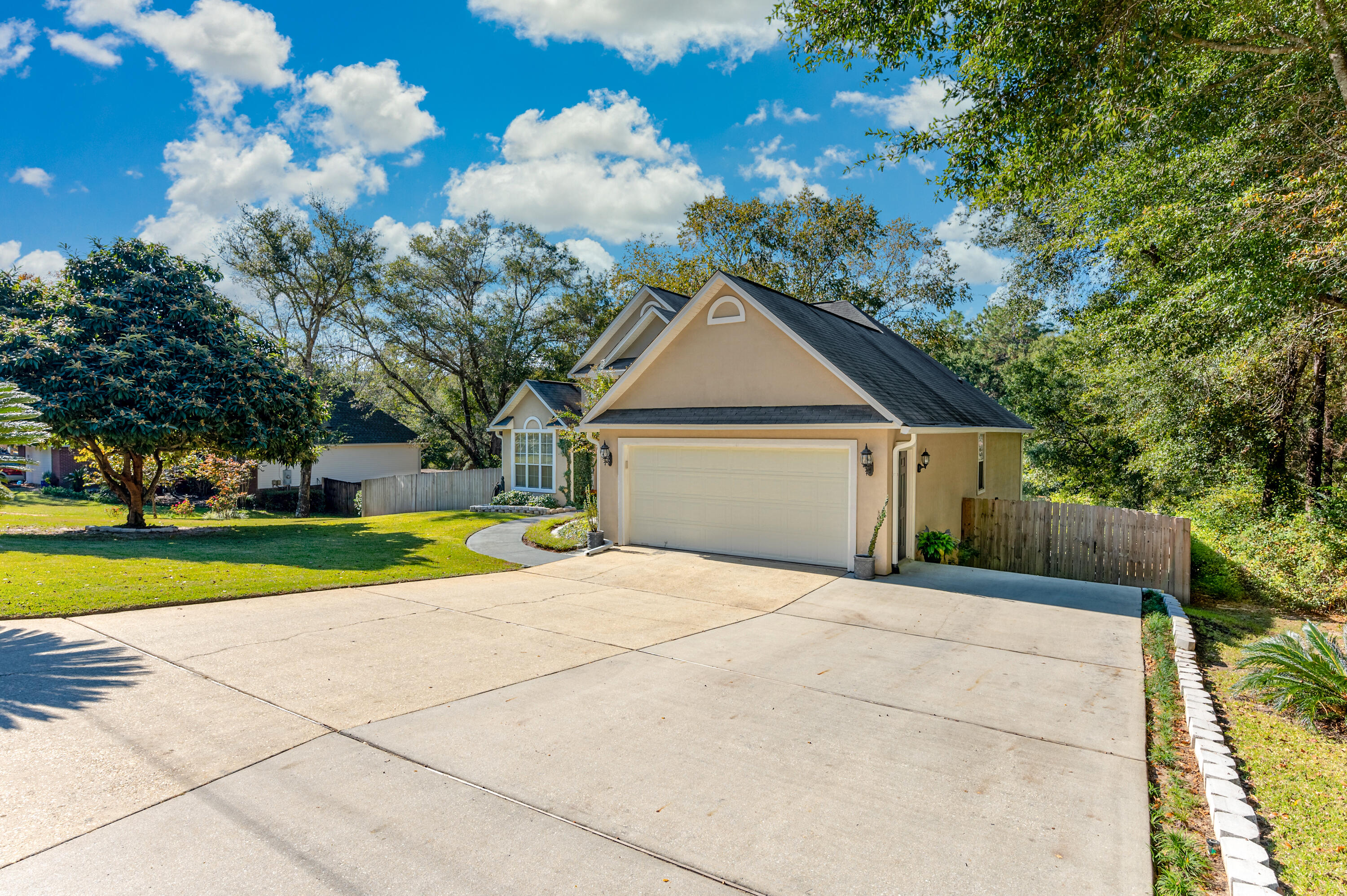 HUNTER WOODS - Residential