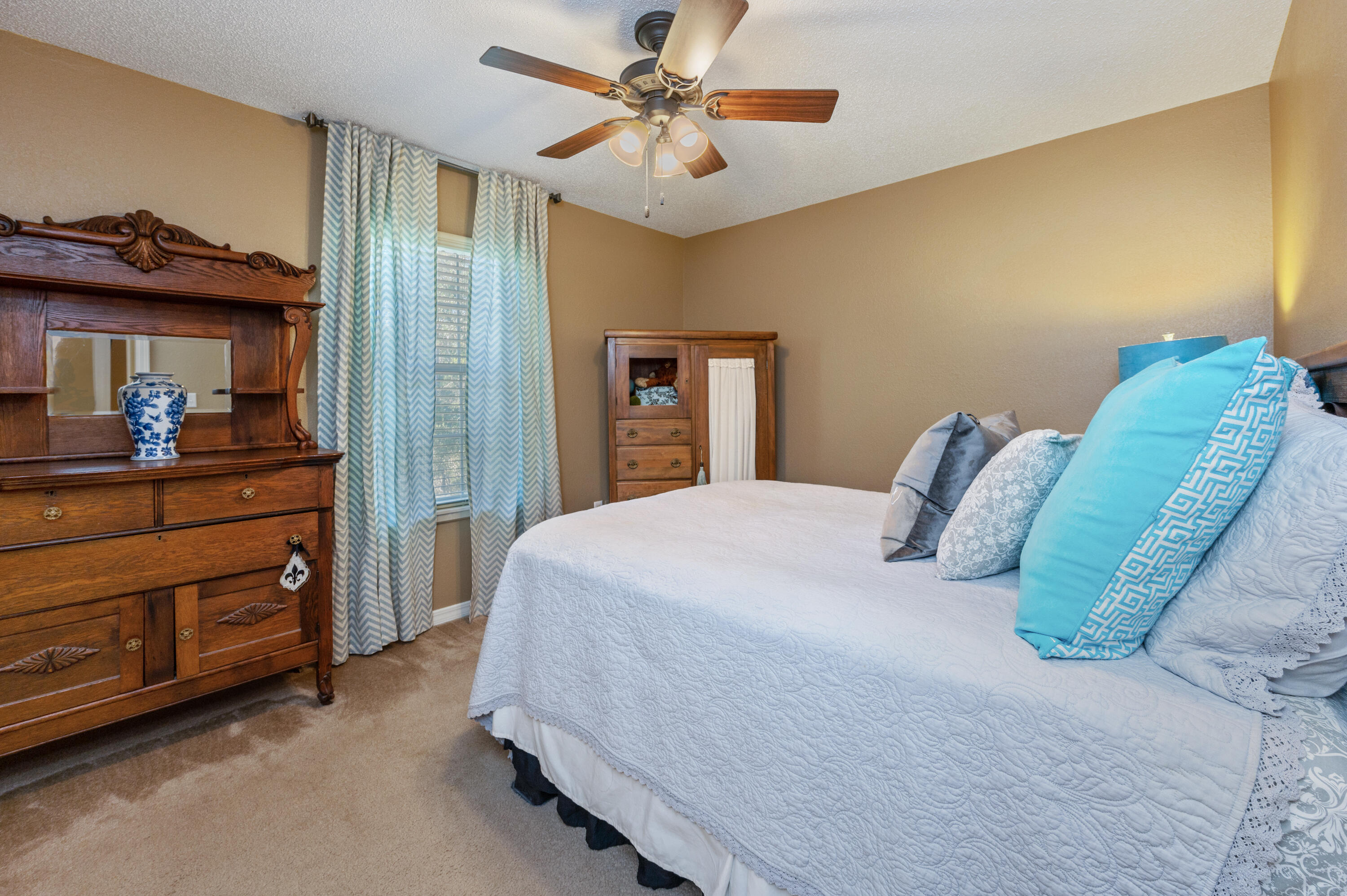 HUNTER WOODS - Residential