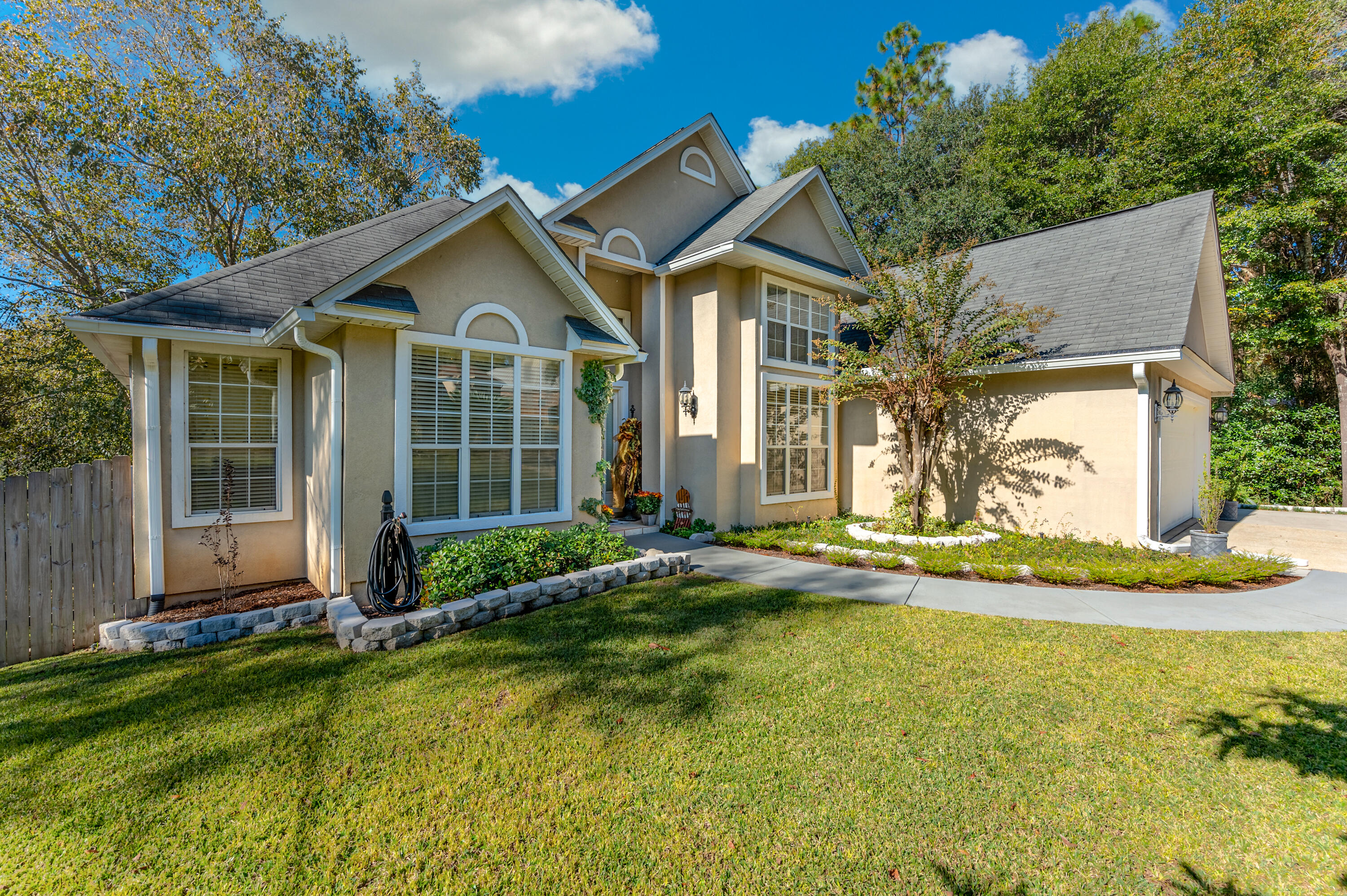 HUNTER WOODS - Residential