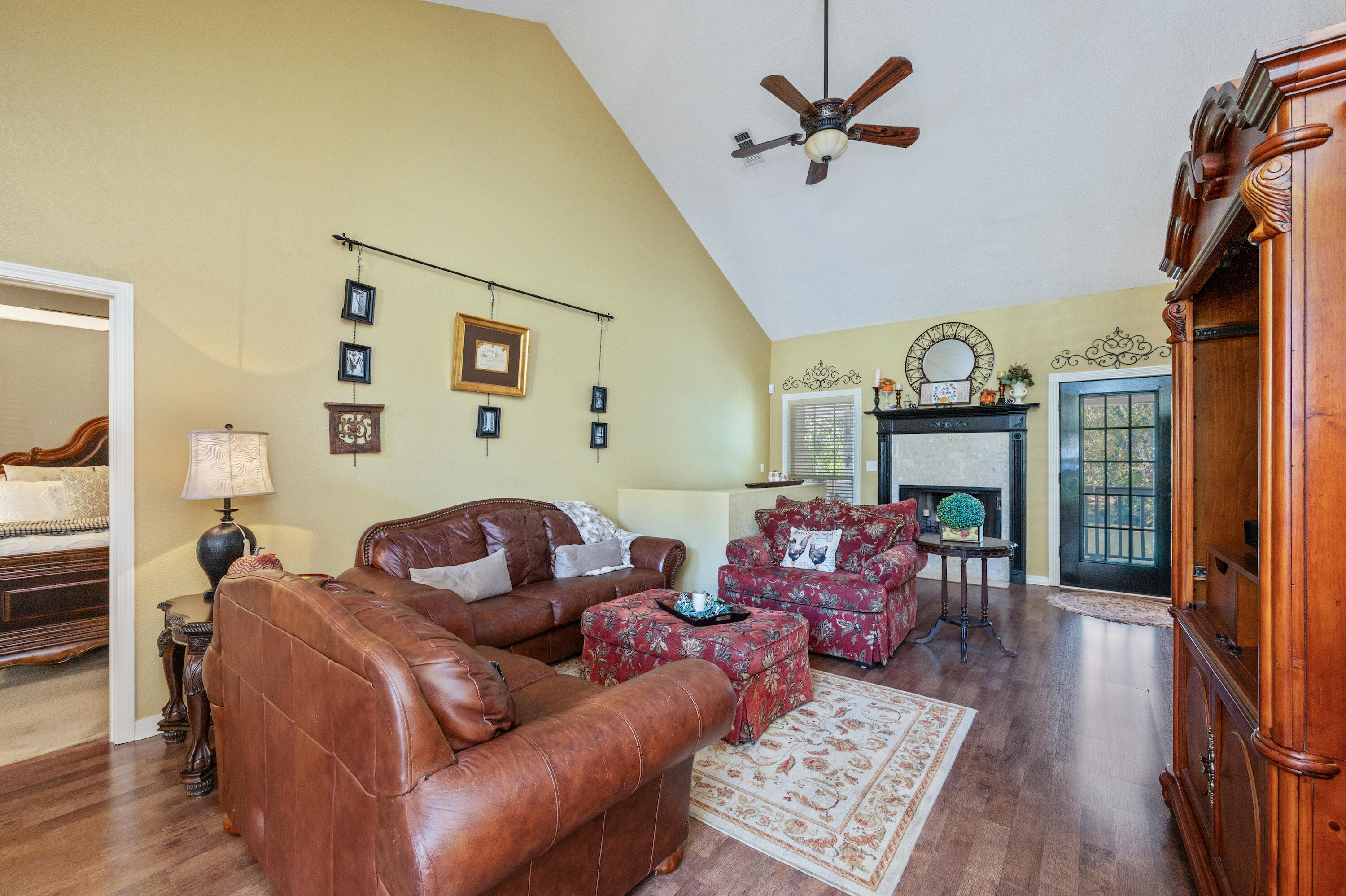 HUNTER WOODS - Residential