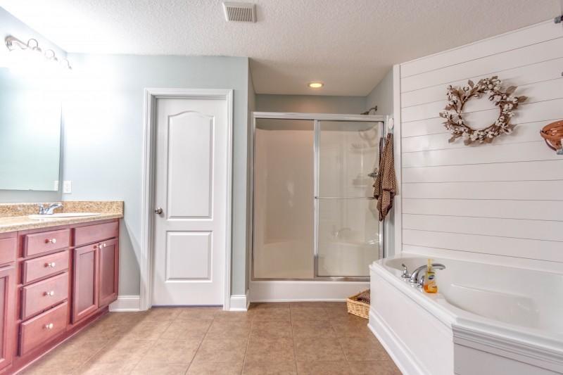 SILVER SPRINGS EST - Residential