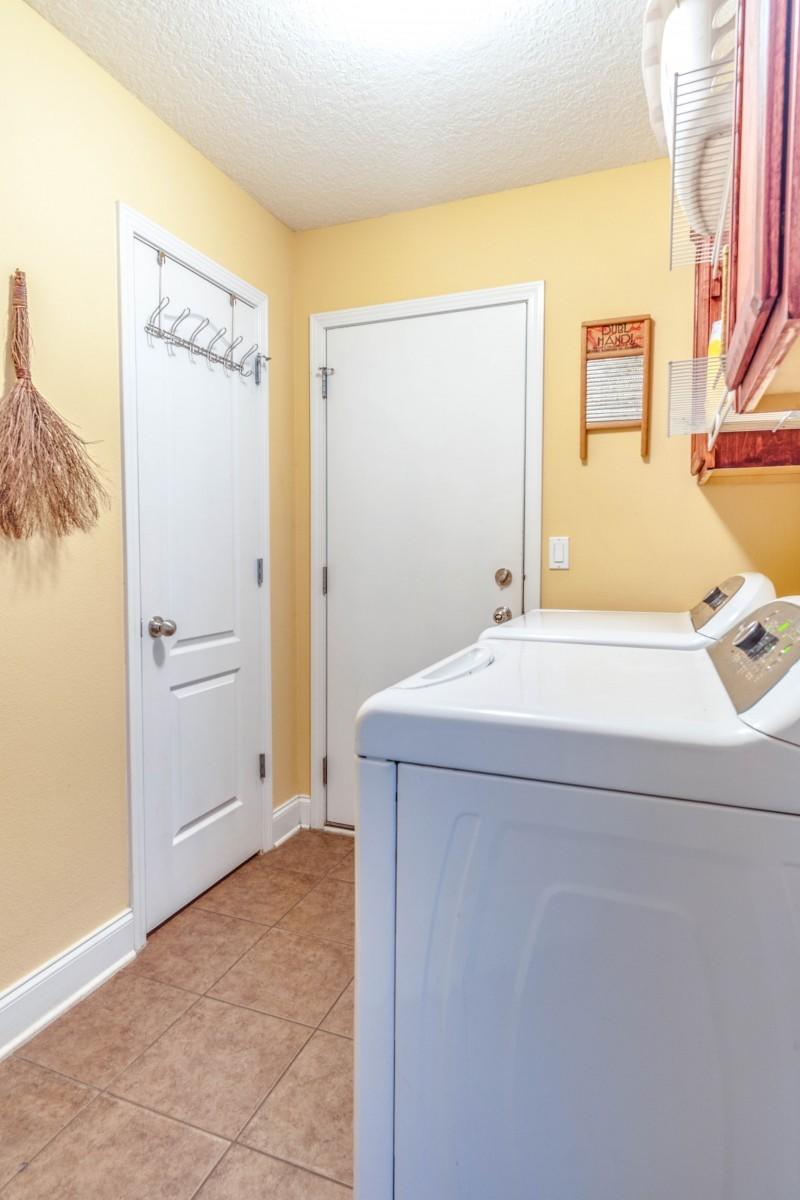 SILVER SPRINGS EST - Residential