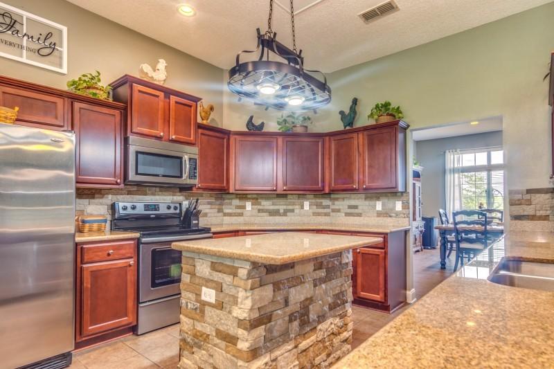 SILVER SPRINGS EST - Residential