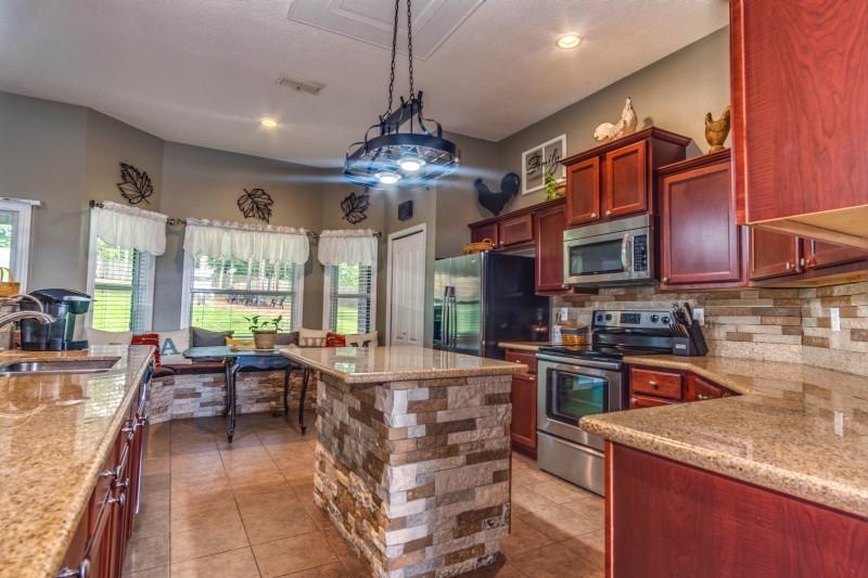 SILVER SPRINGS EST - Residential