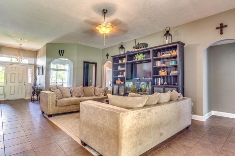 SILVER SPRINGS EST - Residential