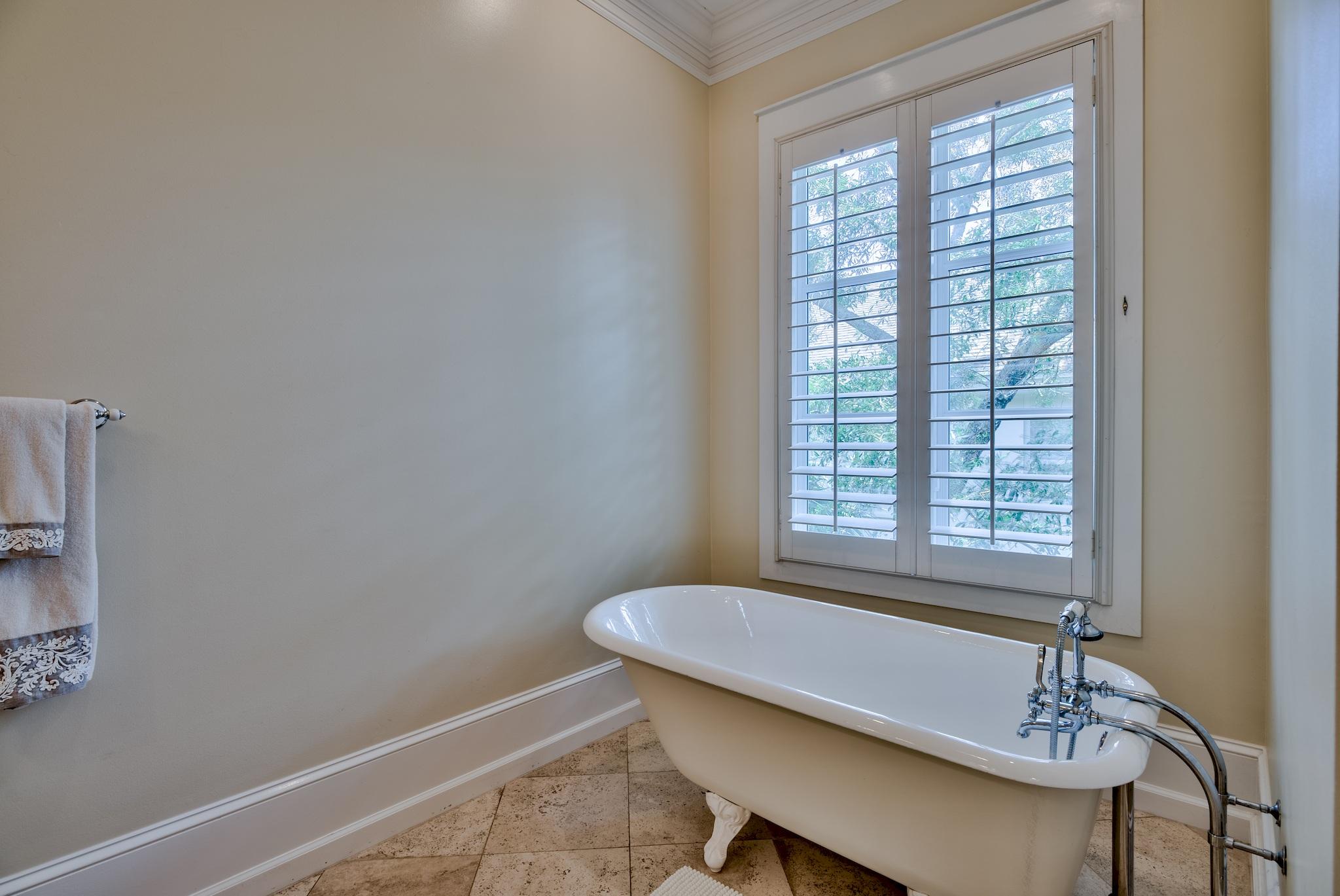 RESUB OF KELLYS ADD TO DESTIN - Residential