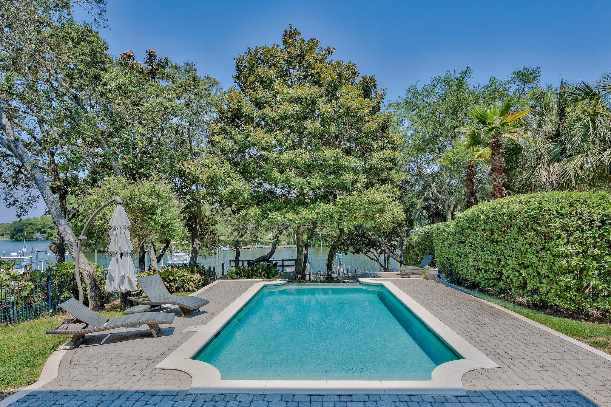 RESUB OF KELLYS ADD TO DESTIN - Residential
