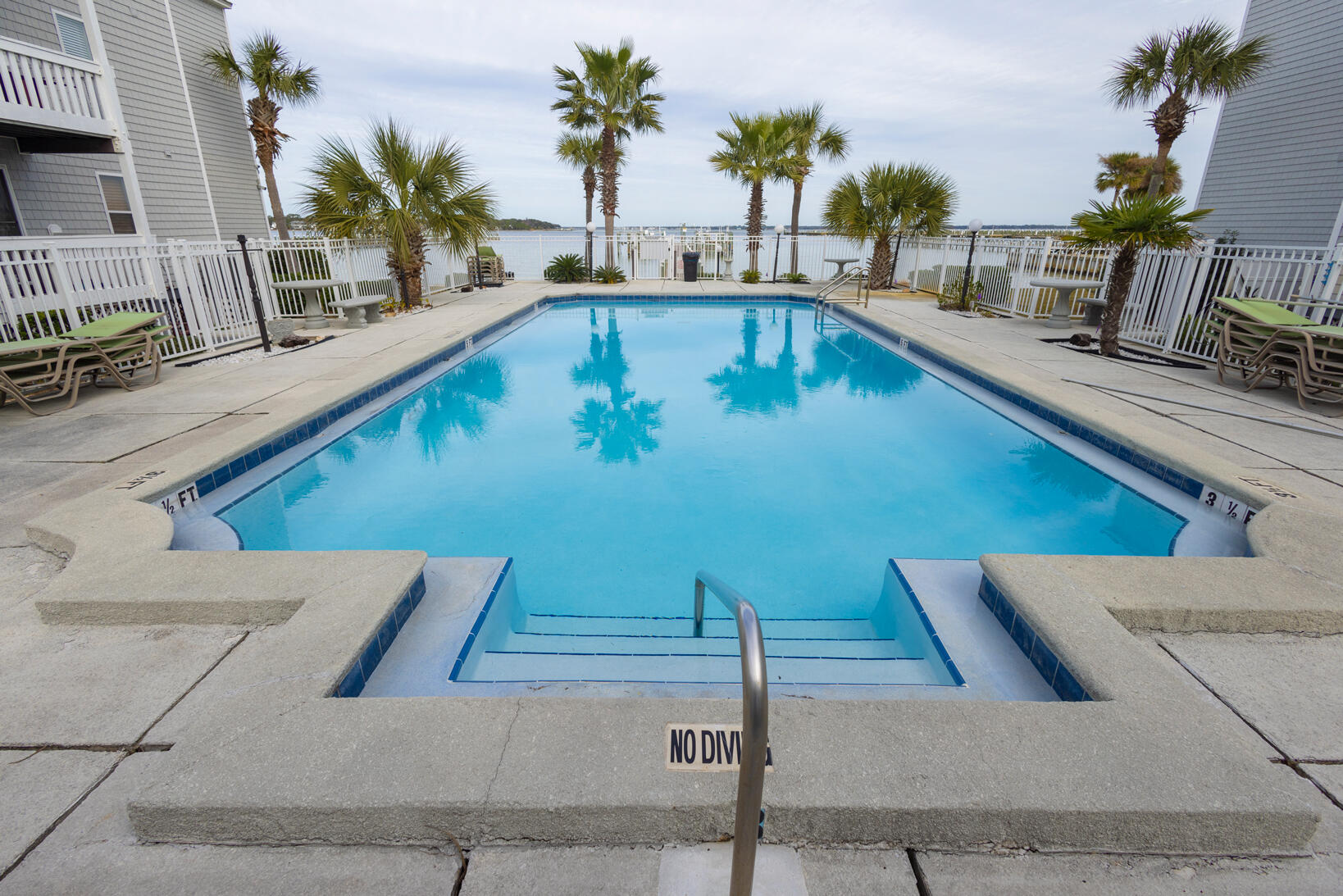 HERMITAGE CONDOMINIUM - Residential