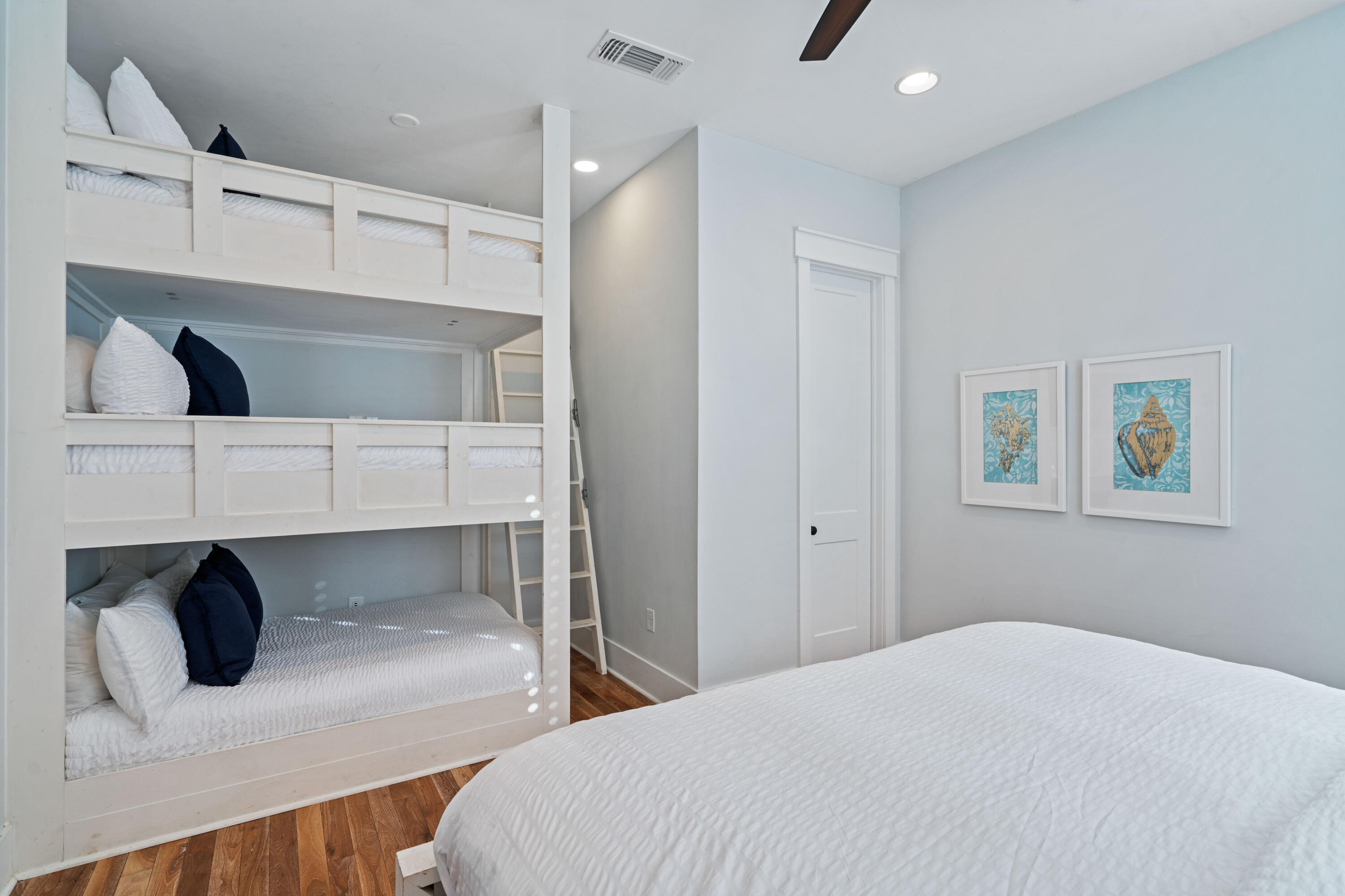 GULF SHORE MANOR - Residential