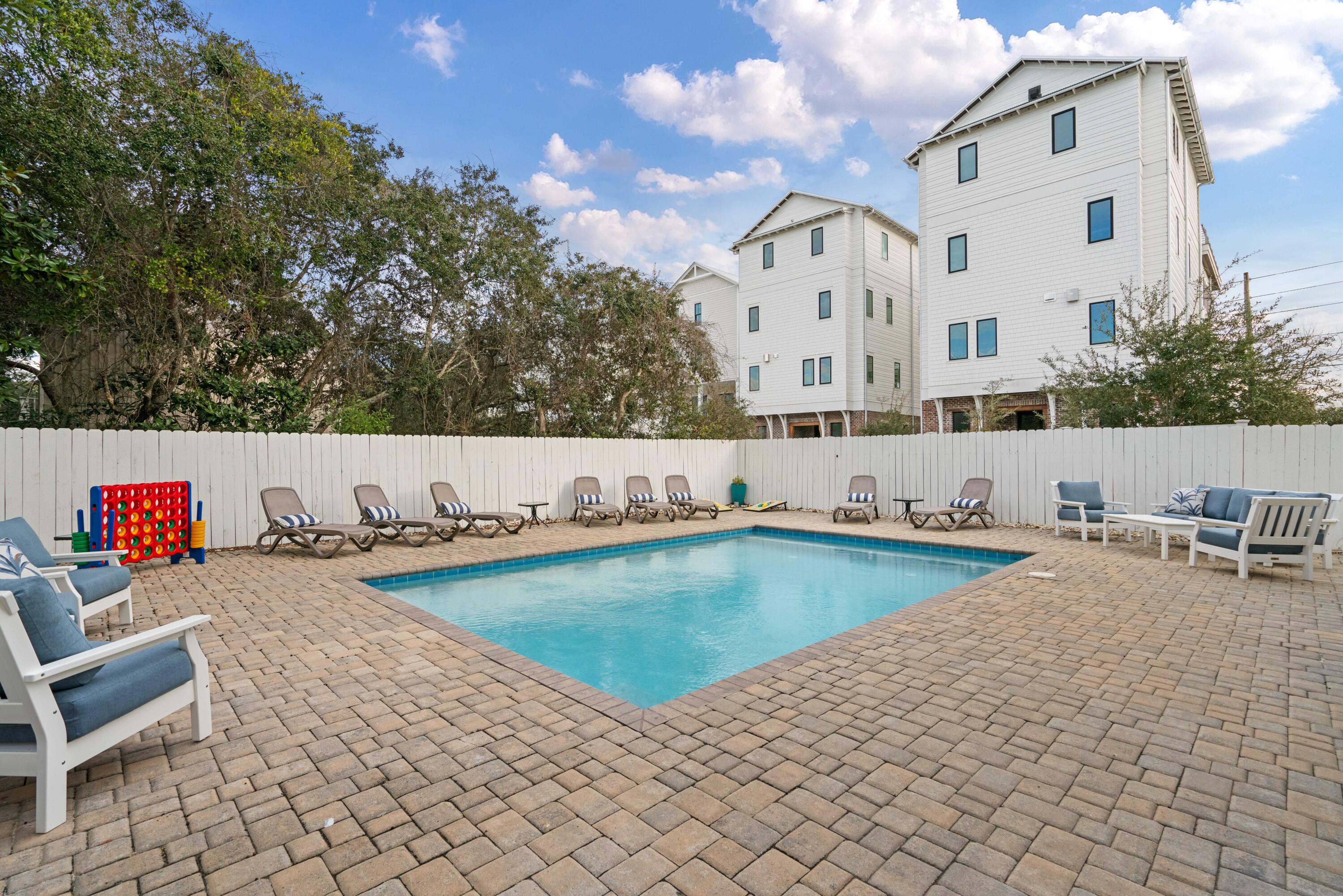 GULF SHORE MANOR - Residential