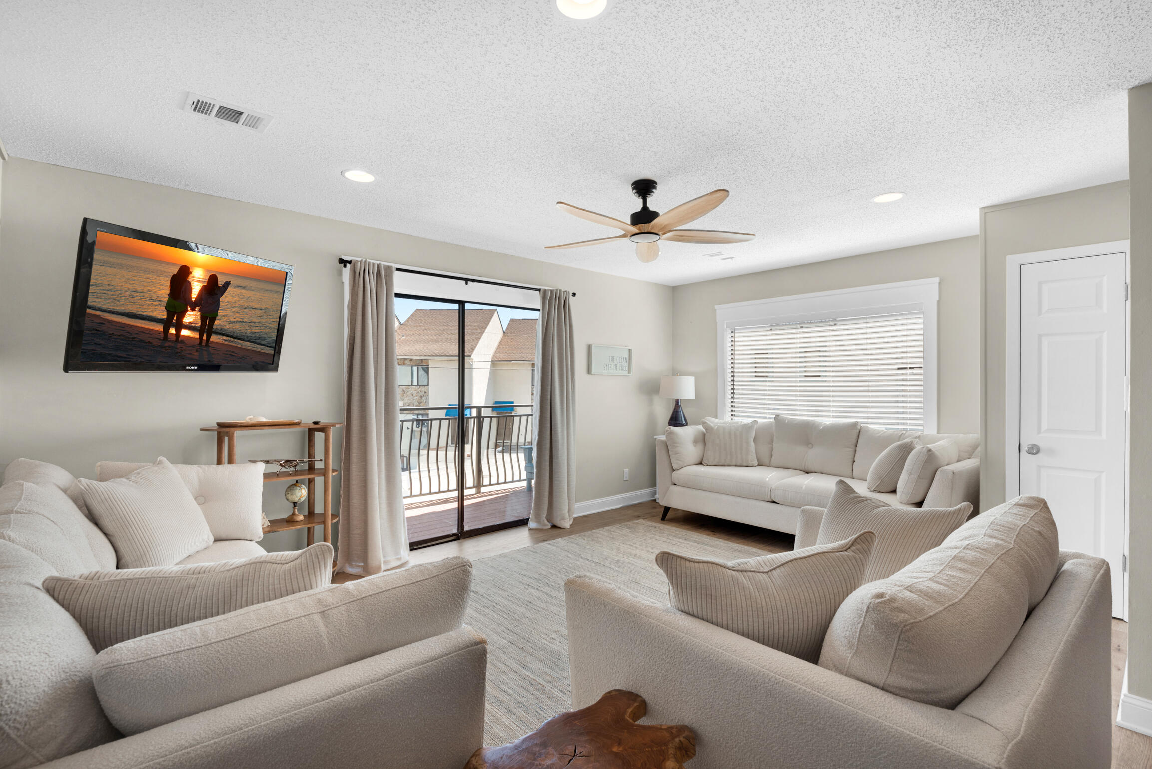 COSTA VISTA T/H - Residential