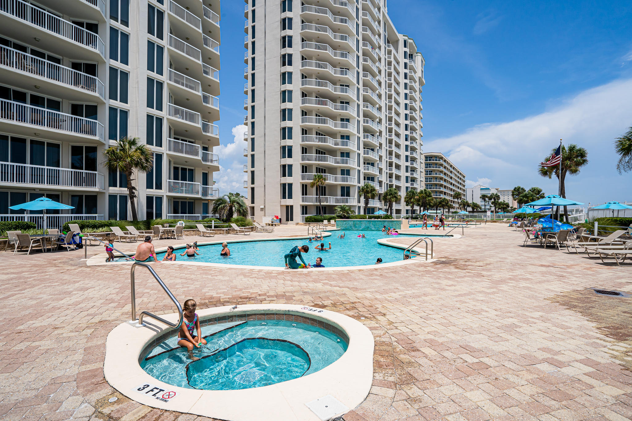 SILVER BEACH TOWERS - Residential