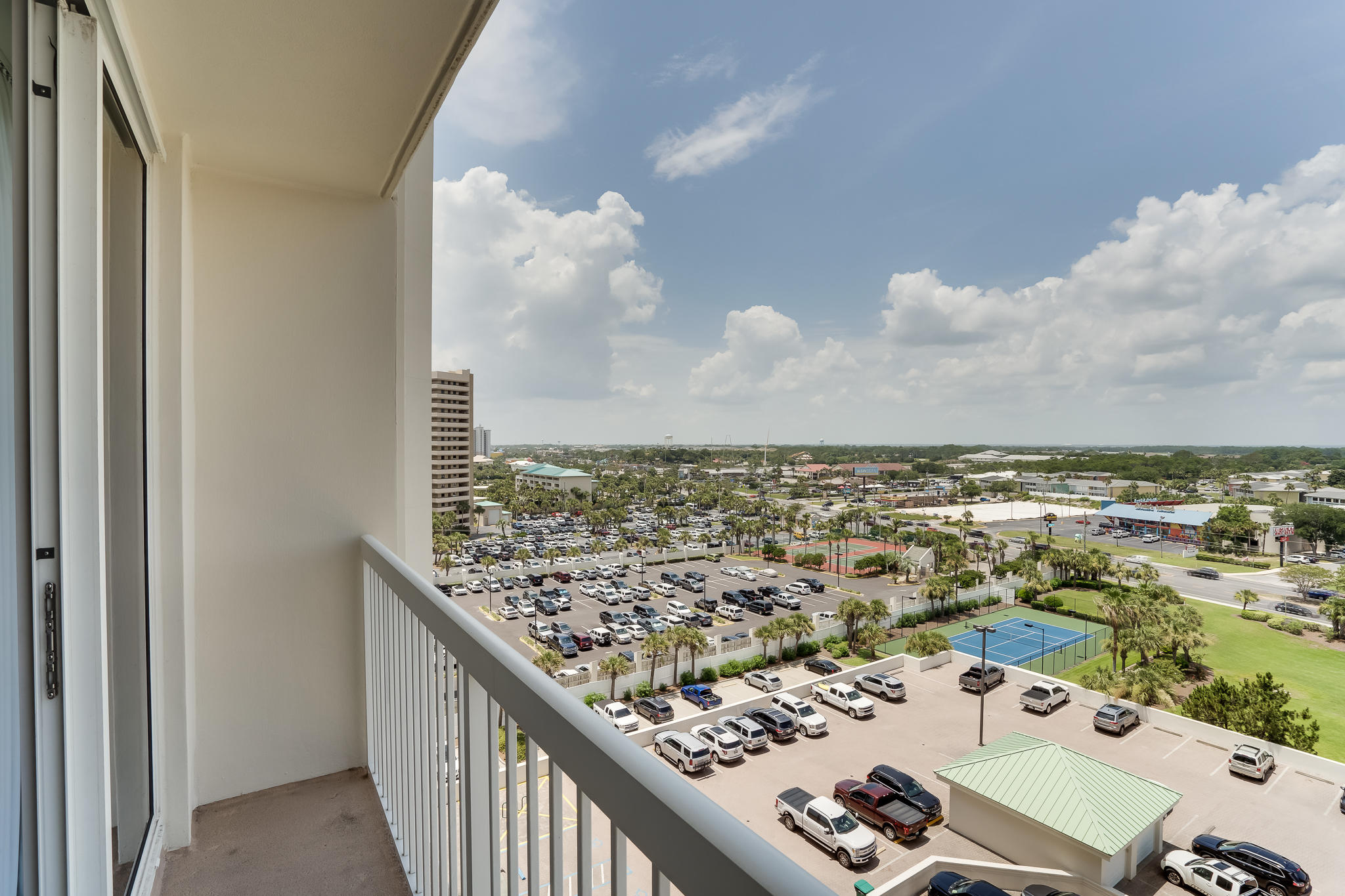 SILVER BEACH TOWERS - Residential