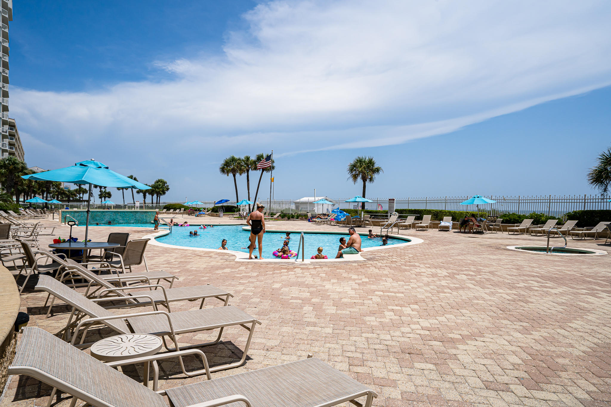 SILVER BEACH TOWERS - Residential