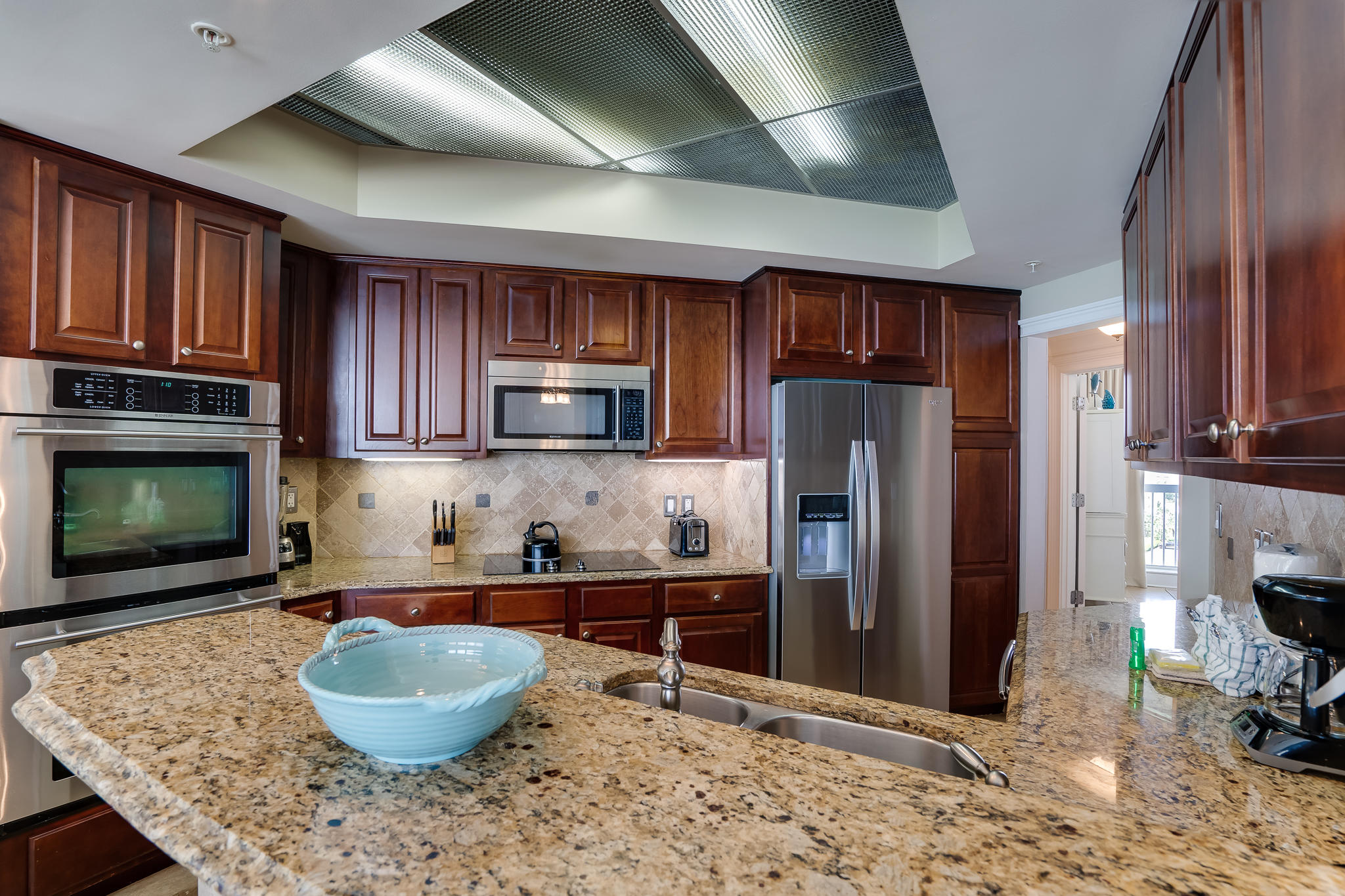 SILVER BEACH TOWERS - Residential