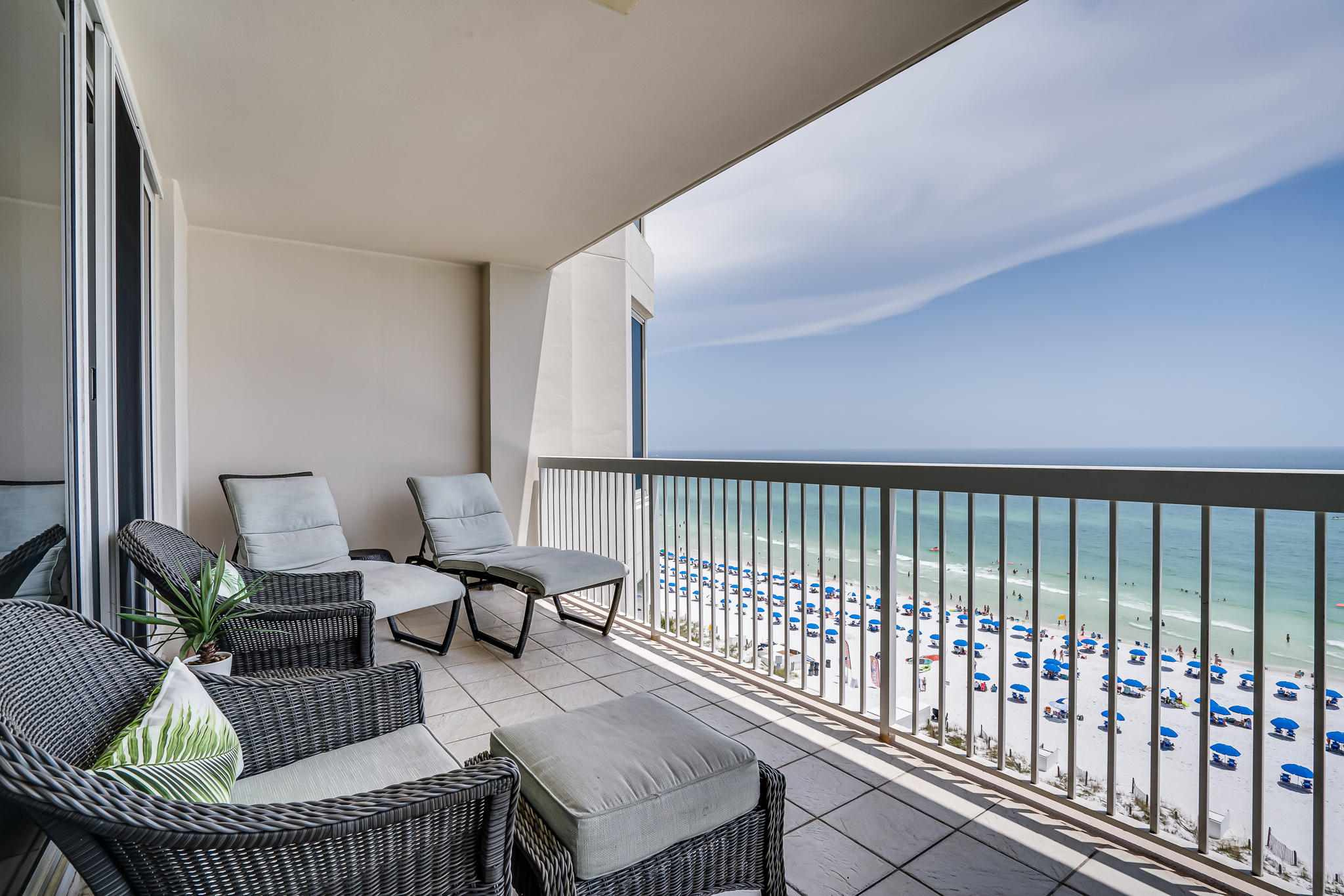 SILVER BEACH TOWERS - Residential