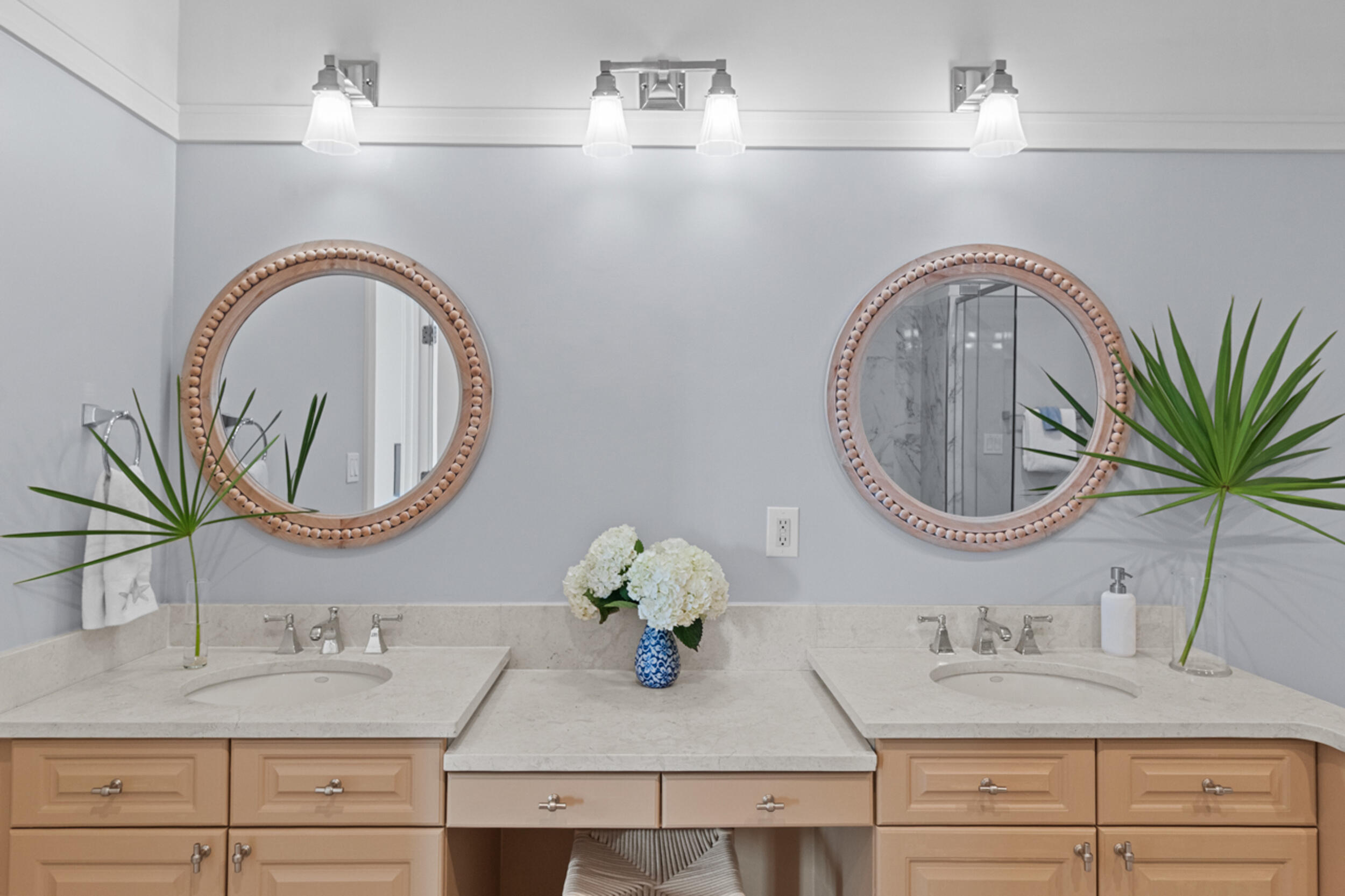 LAKESIDE LODGE AT PROSPECT POINT - Residential