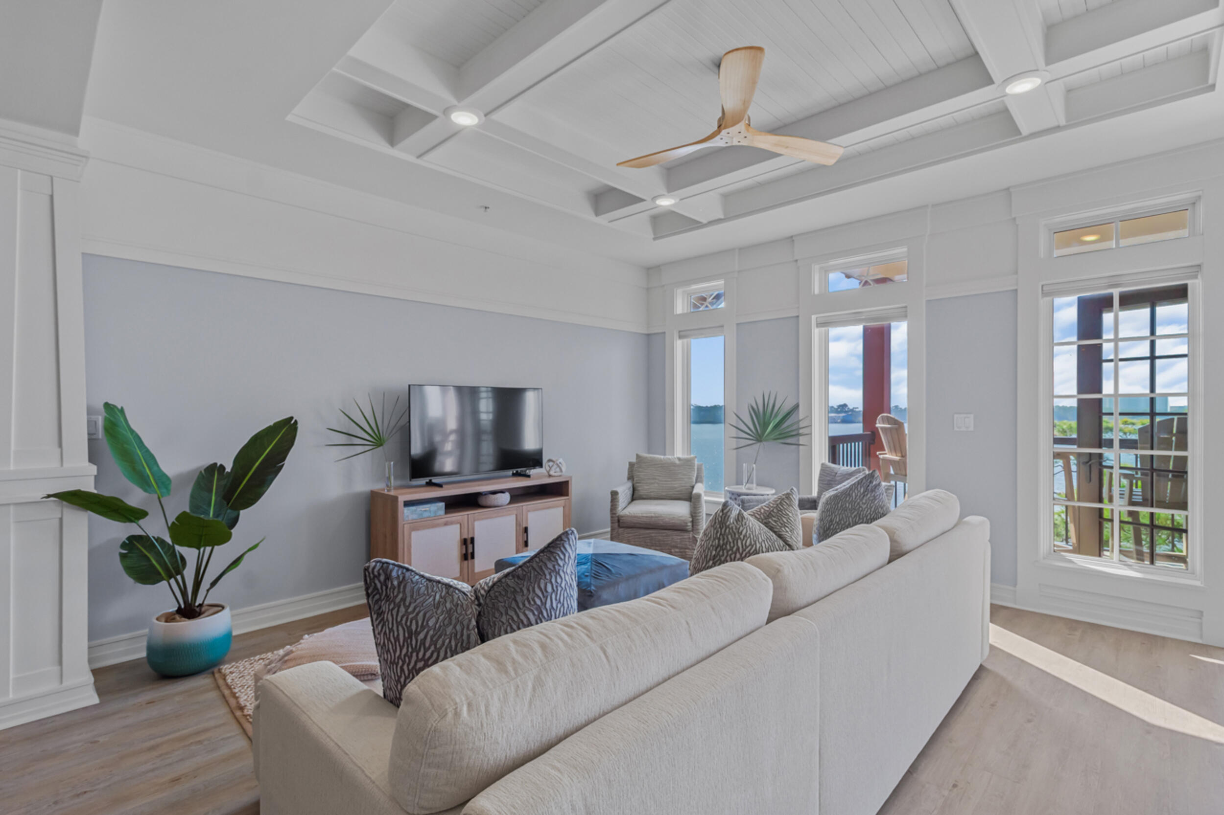 LAKESIDE LODGE AT PROSPECT POINT - Residential