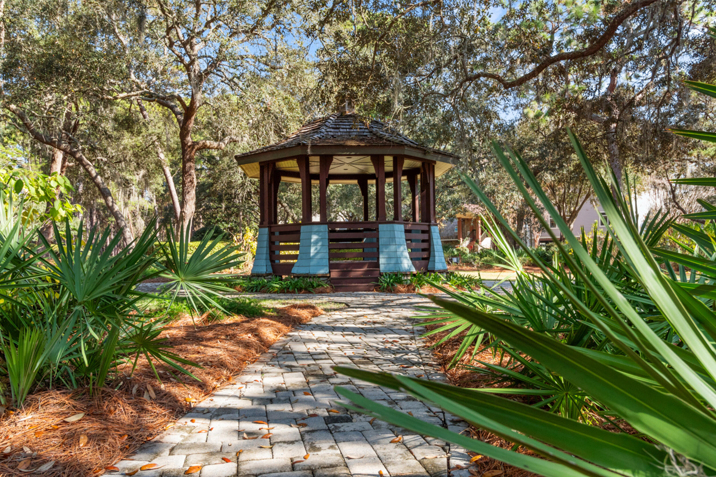 LAKESIDE LODGE AT PROSPECT POINT - Residential