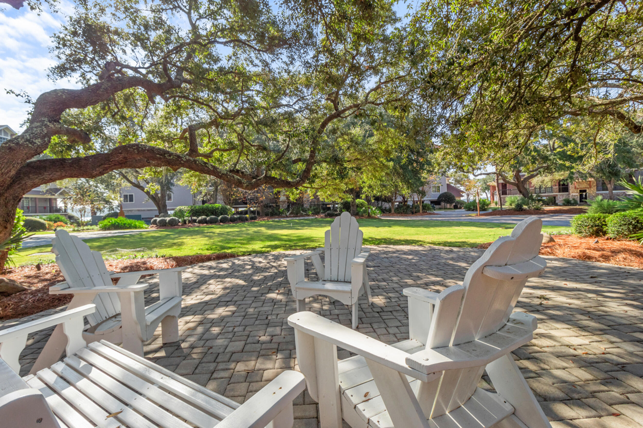 LAKESIDE LODGE AT PROSPECT POINT - Residential