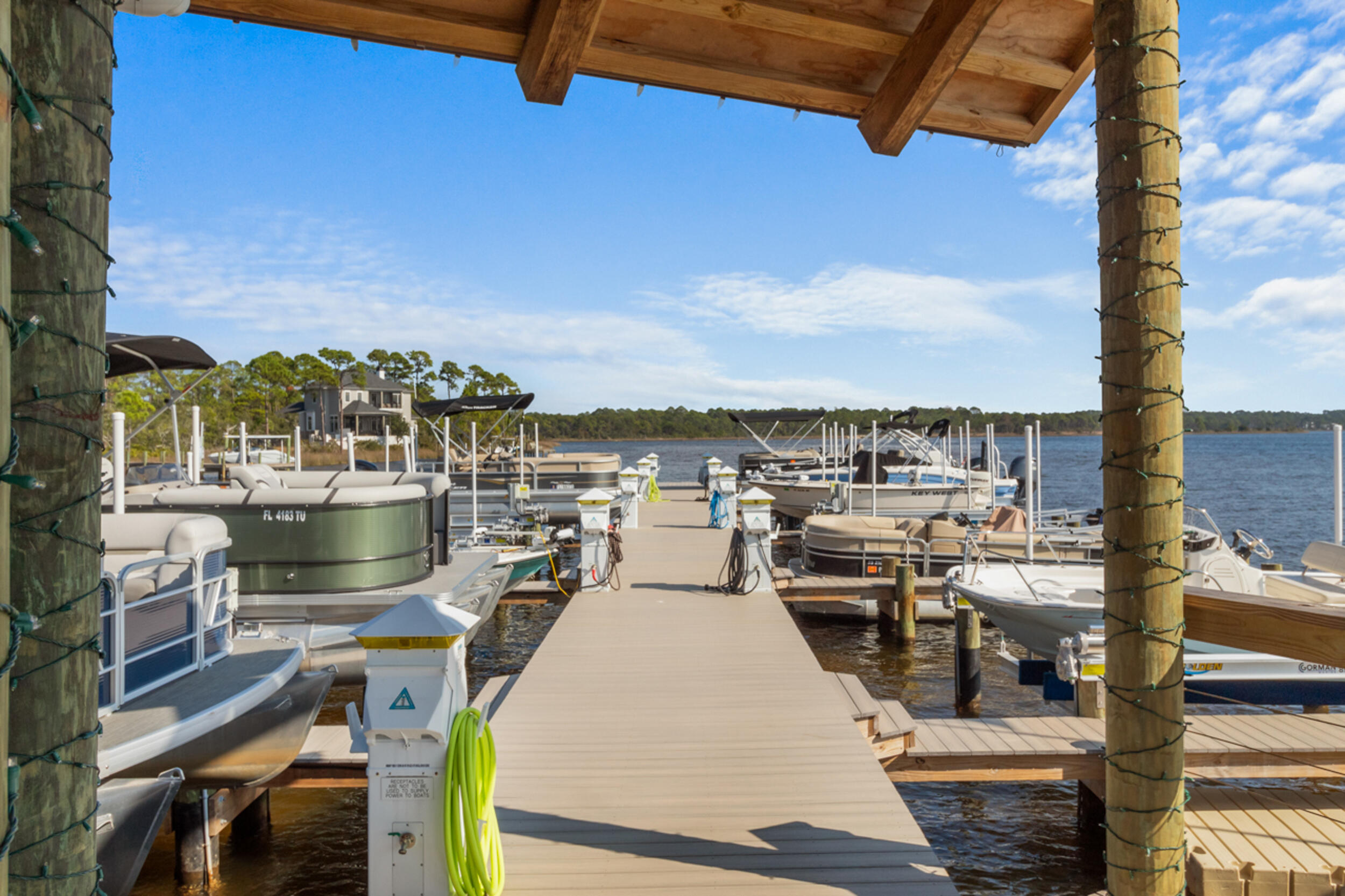 LAKESIDE LODGE AT PROSPECT POINT - Residential