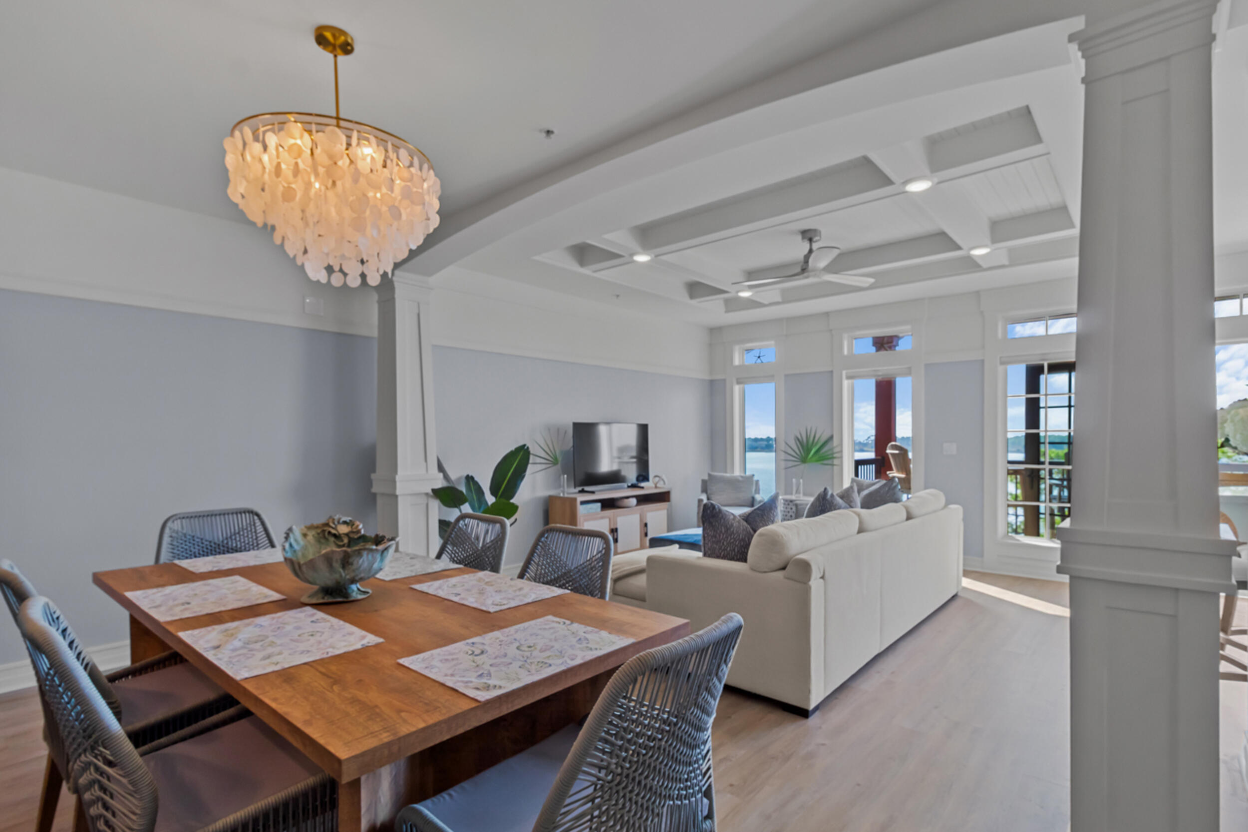 LAKESIDE LODGE AT PROSPECT POINT - Residential