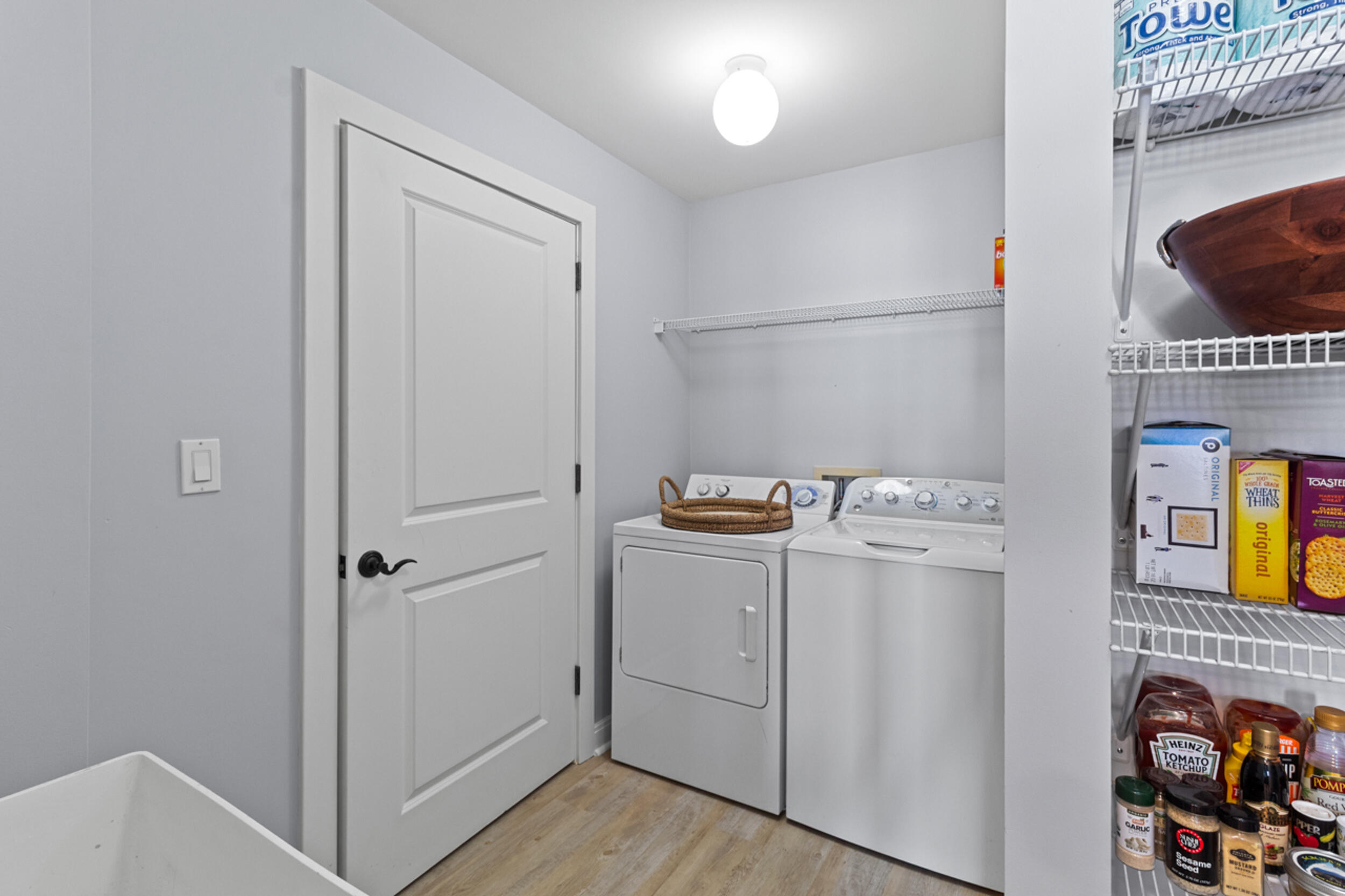 LAKESIDE LODGE AT PROSPECT POINT - Residential