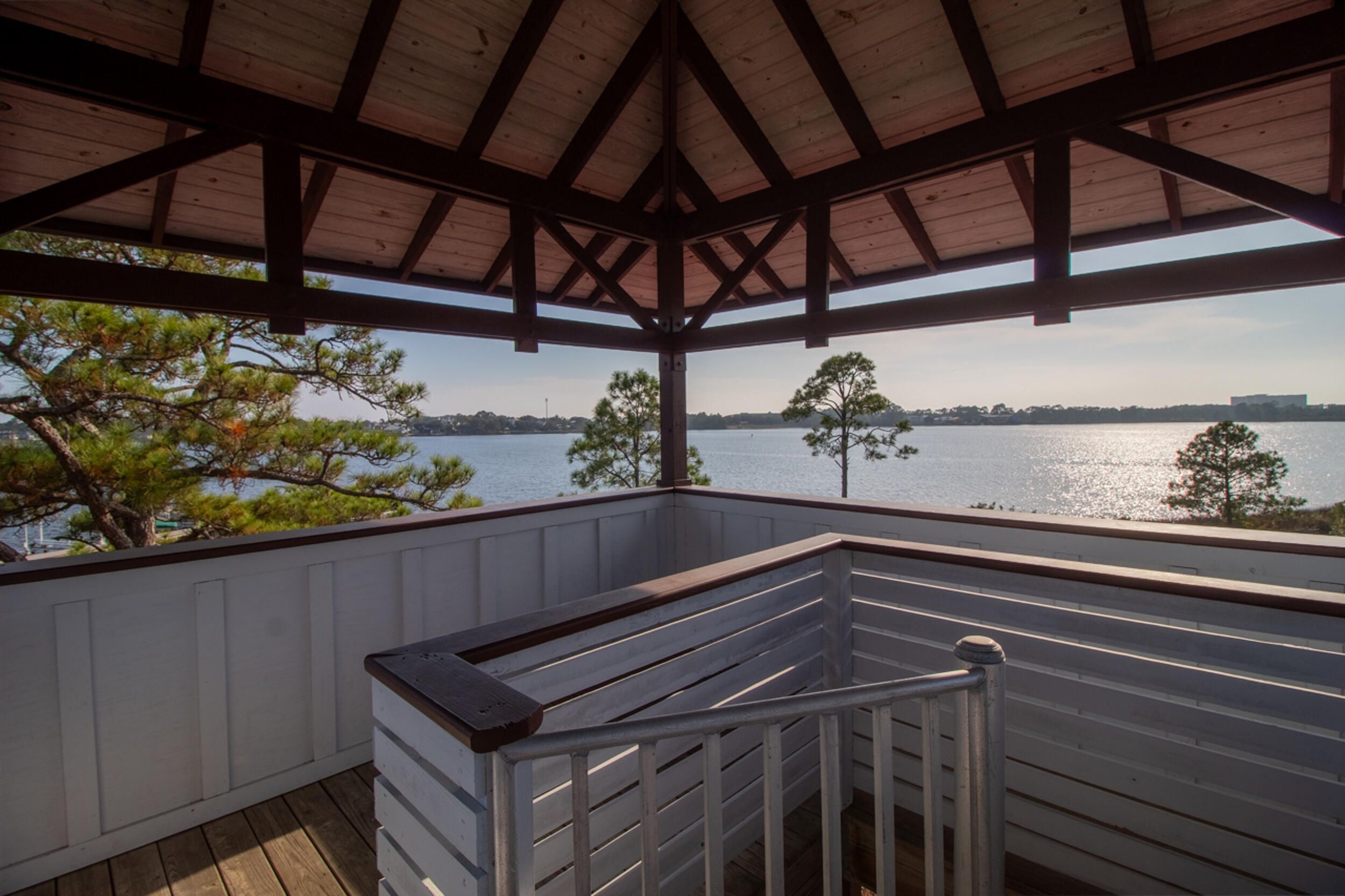 LAKESIDE LODGE AT PROSPECT POINT - Residential