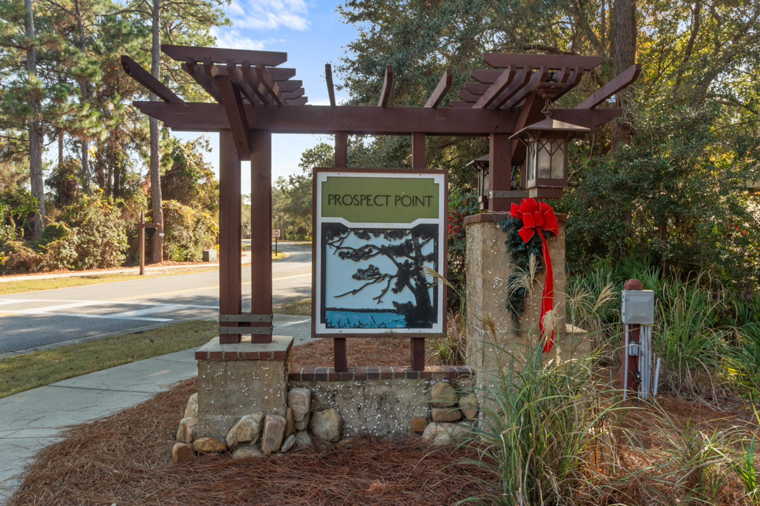 LAKESIDE LODGE AT PROSPECT POINT - Residential
