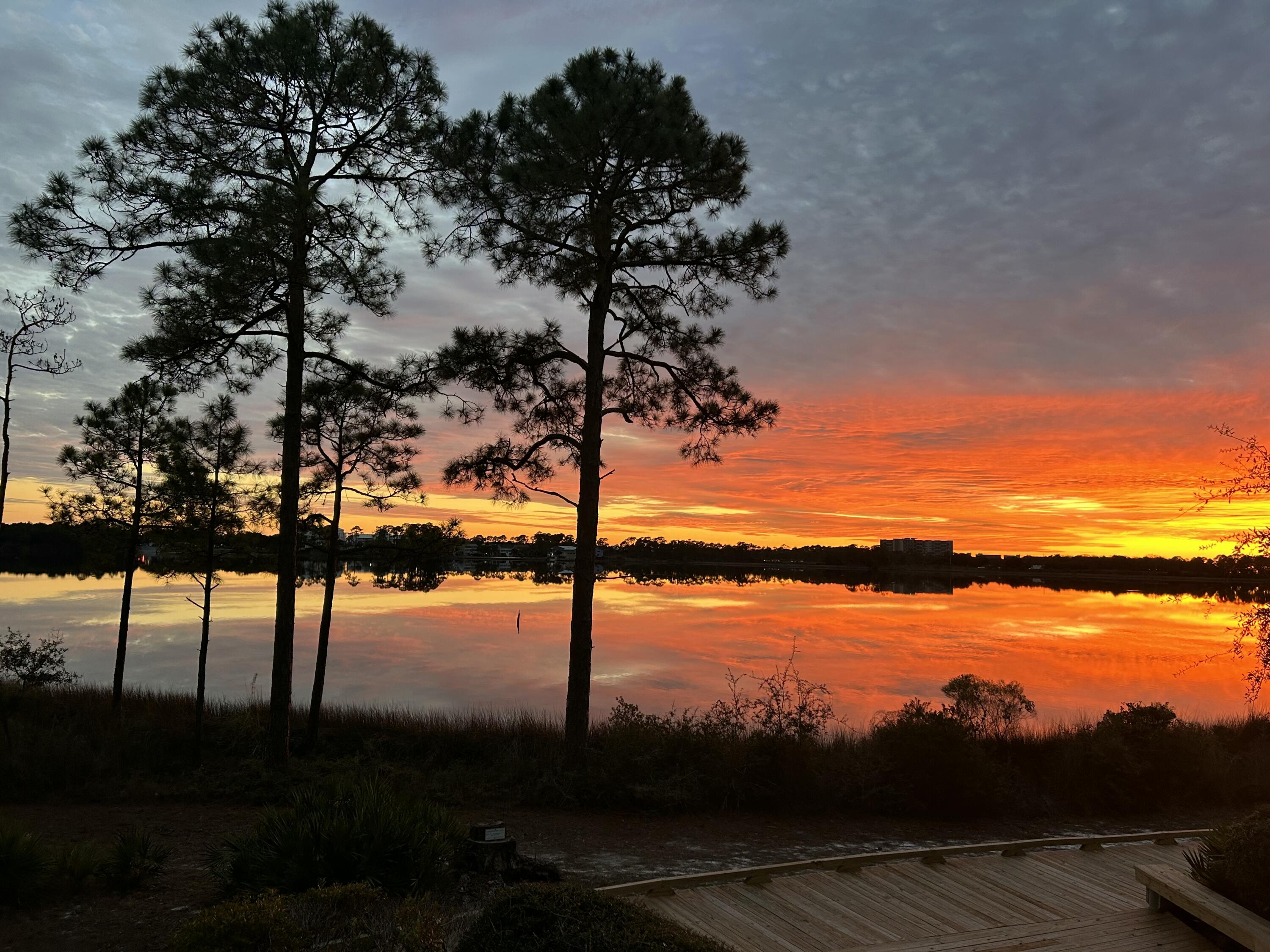 LAKESIDE LODGE AT PROSPECT POINT - Residential