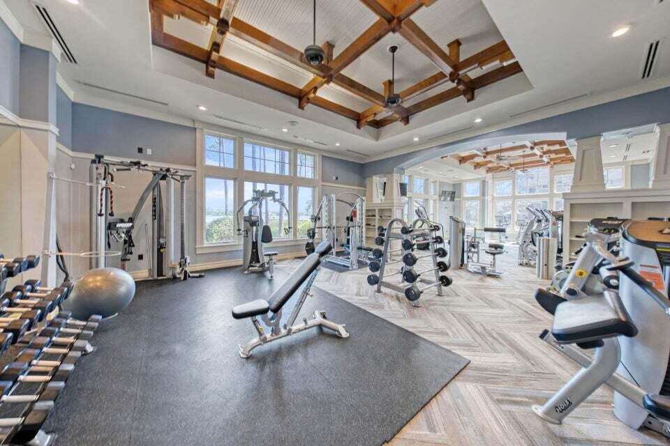 LAKESIDE LODGE AT PROSPECT POINT - Residential