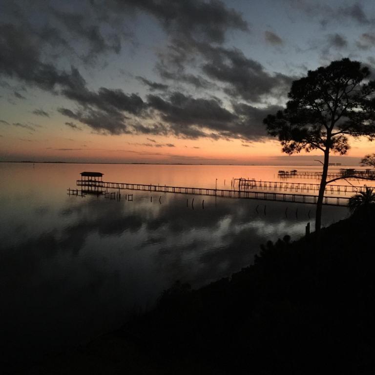 SOUNDWIND CONDO - Residential